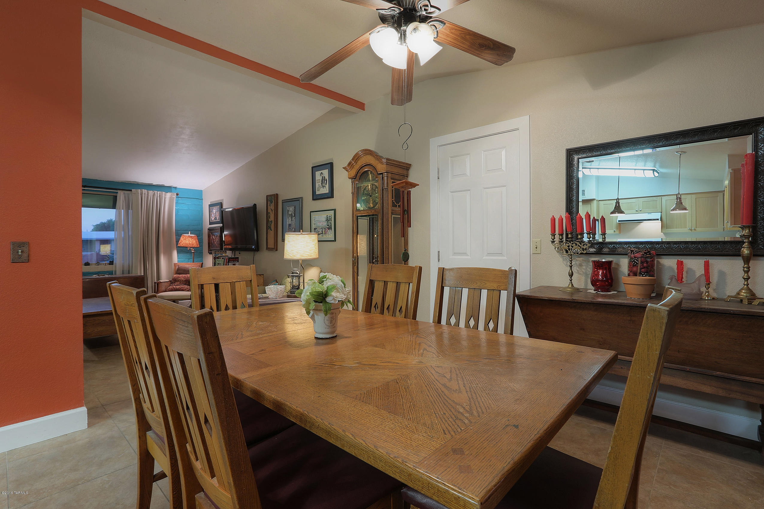 7348 N Pilgrim Place