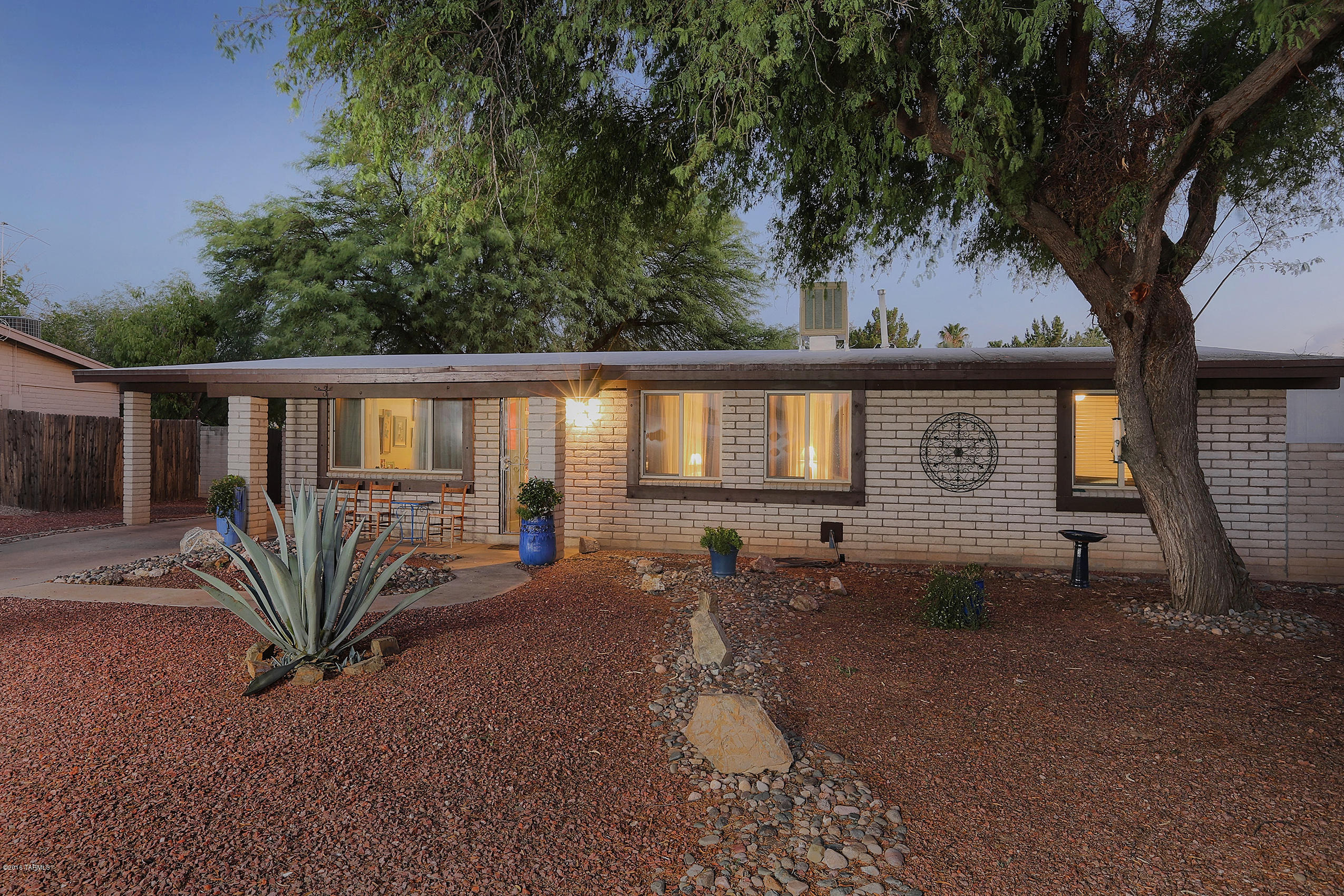 7348 N Pilgrim Place