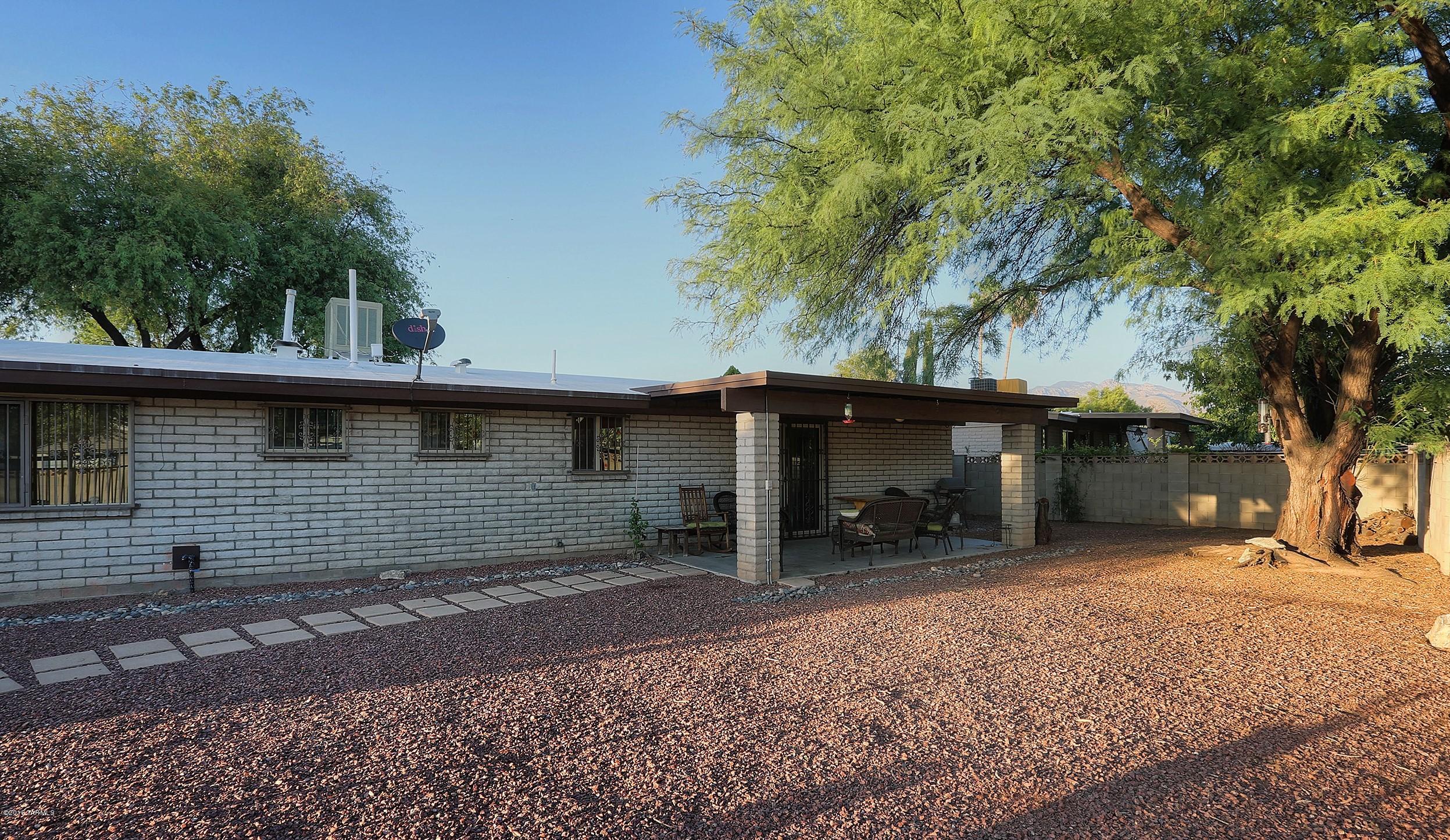 7348 N Pilgrim Place