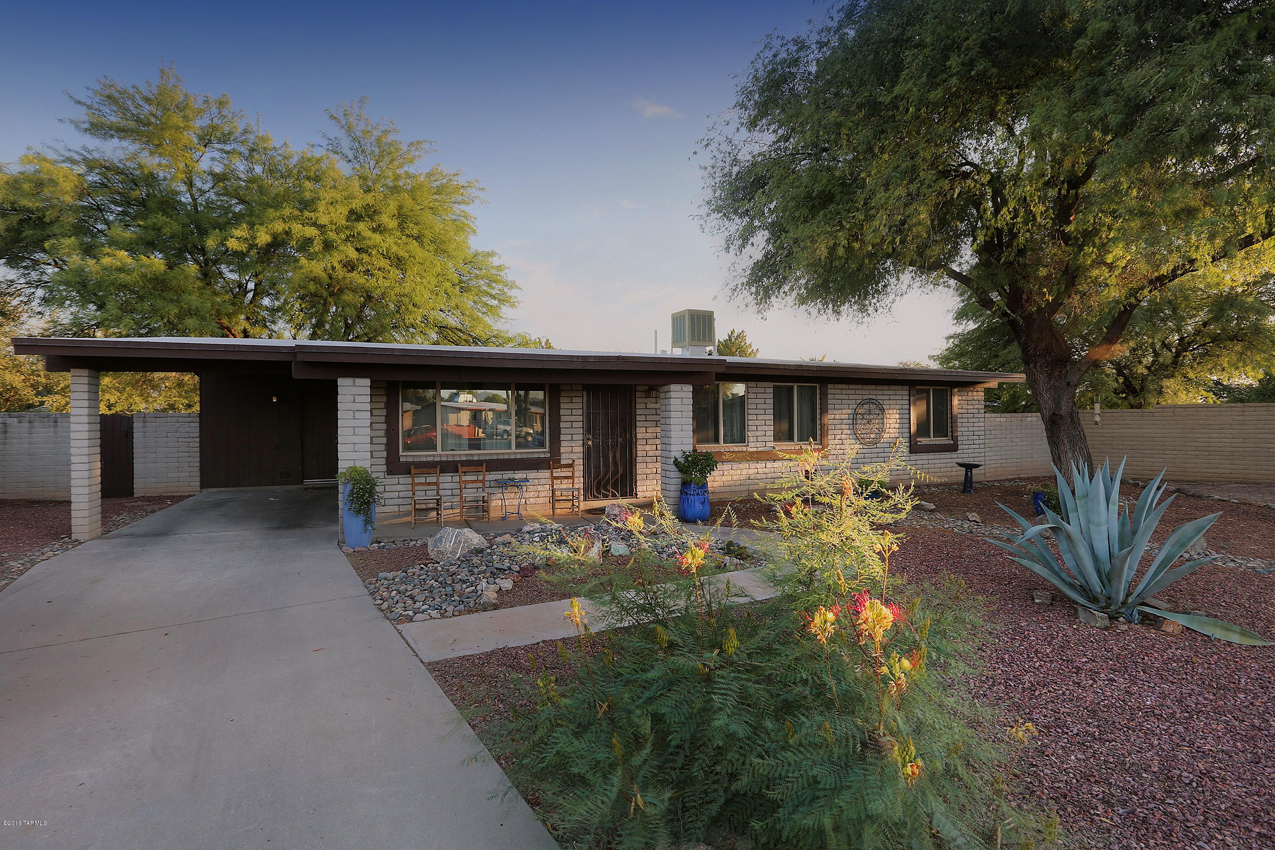 7348 N Pilgrim Place