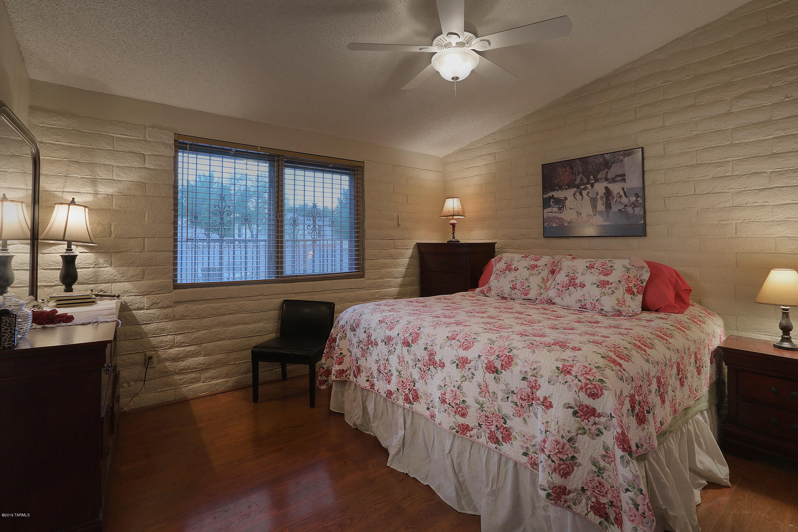 7348 N Pilgrim Place