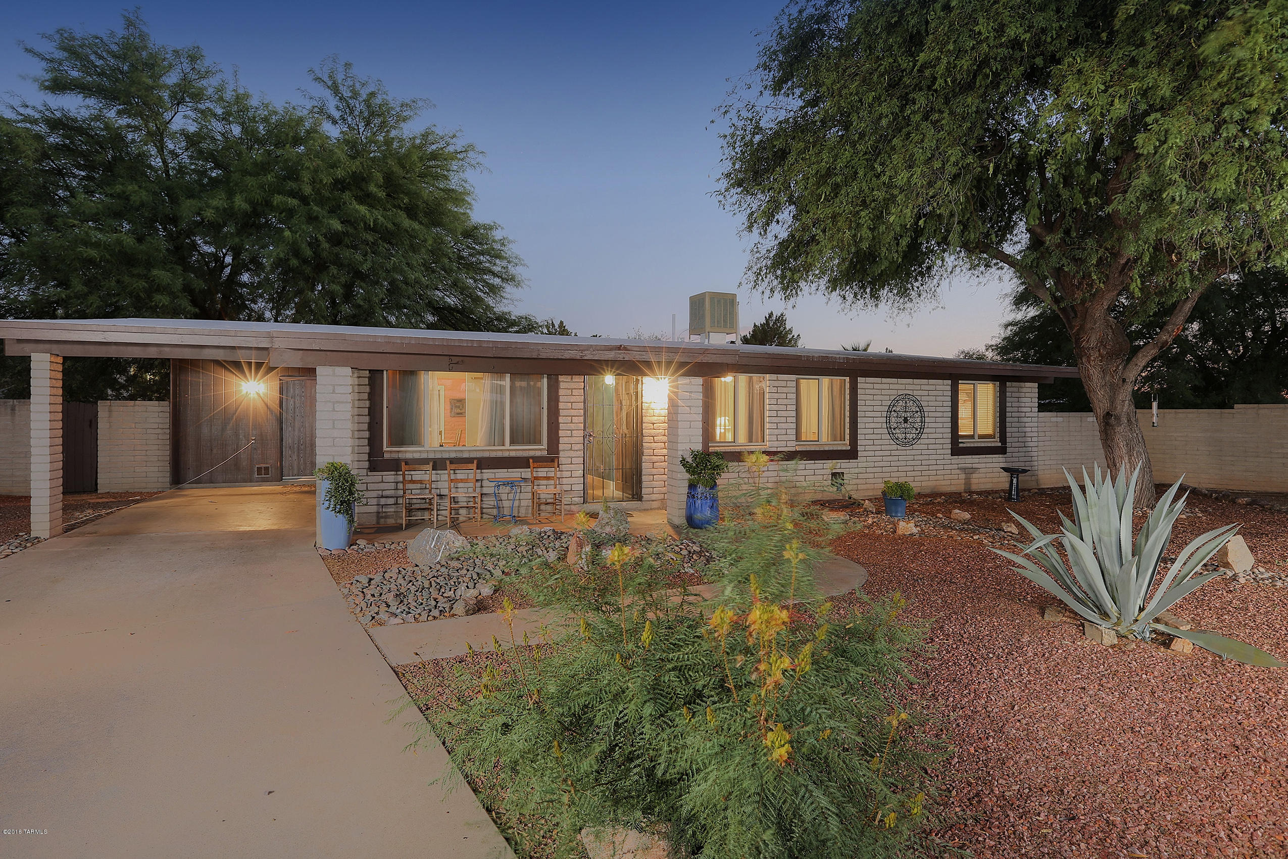 7348 N Pilgrim Place