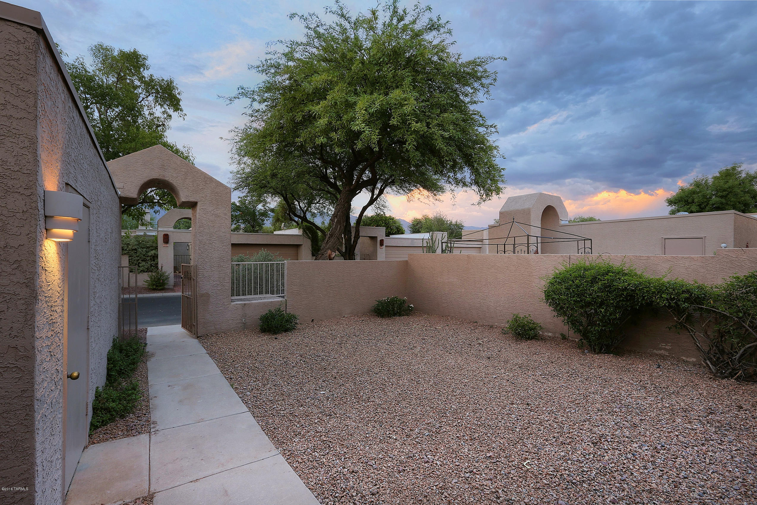 4412 E Kleindale Road