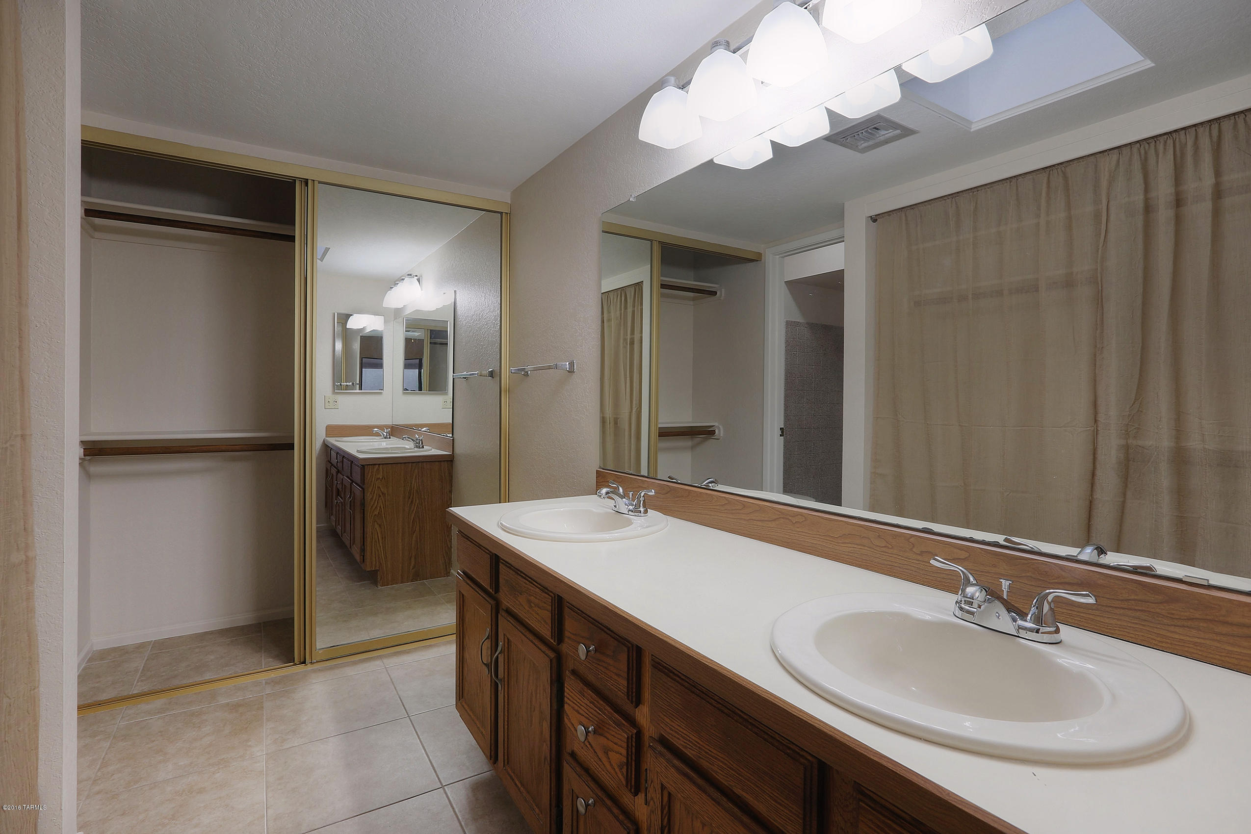 4412 E Kleindale Road