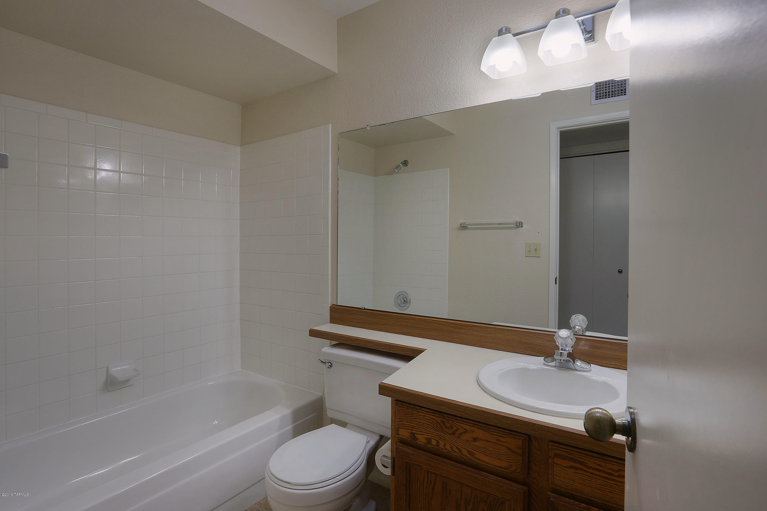 4412 E Kleindale Road