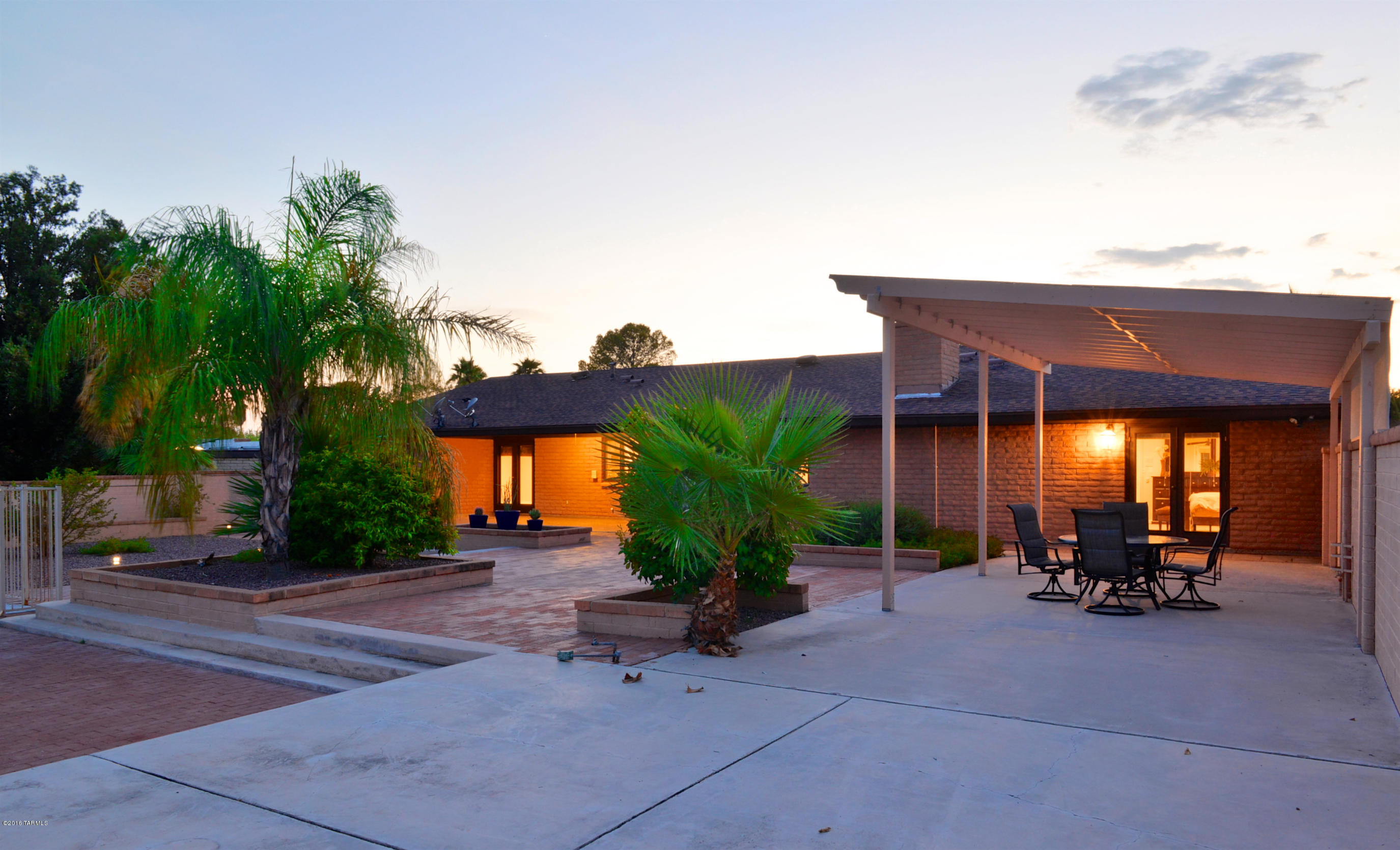 3524 N Calle Floreada