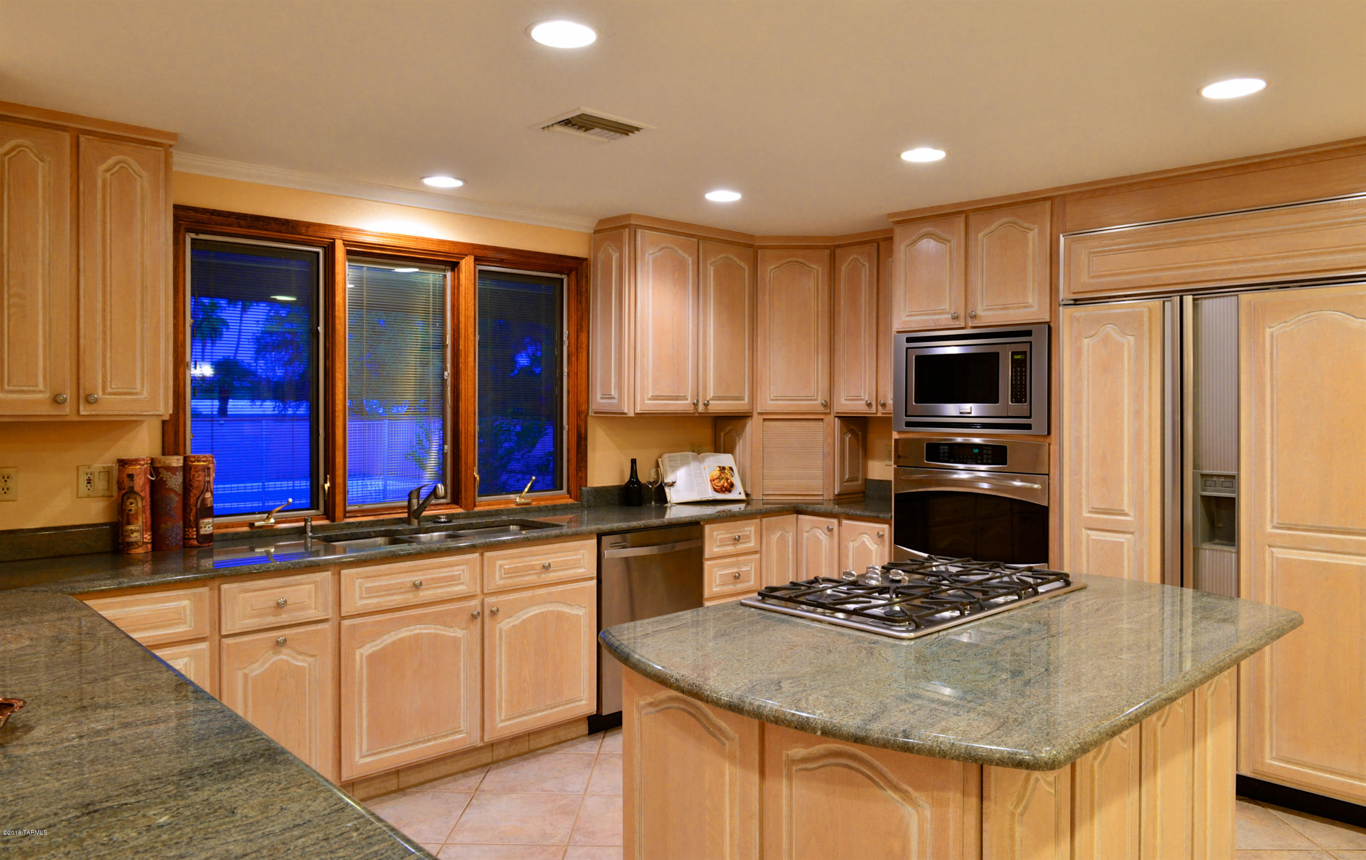 3524 N Calle Floreada