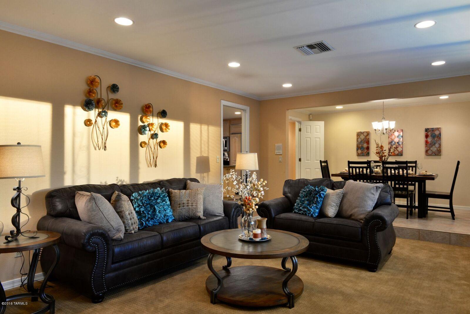 3524 N Calle Floreada