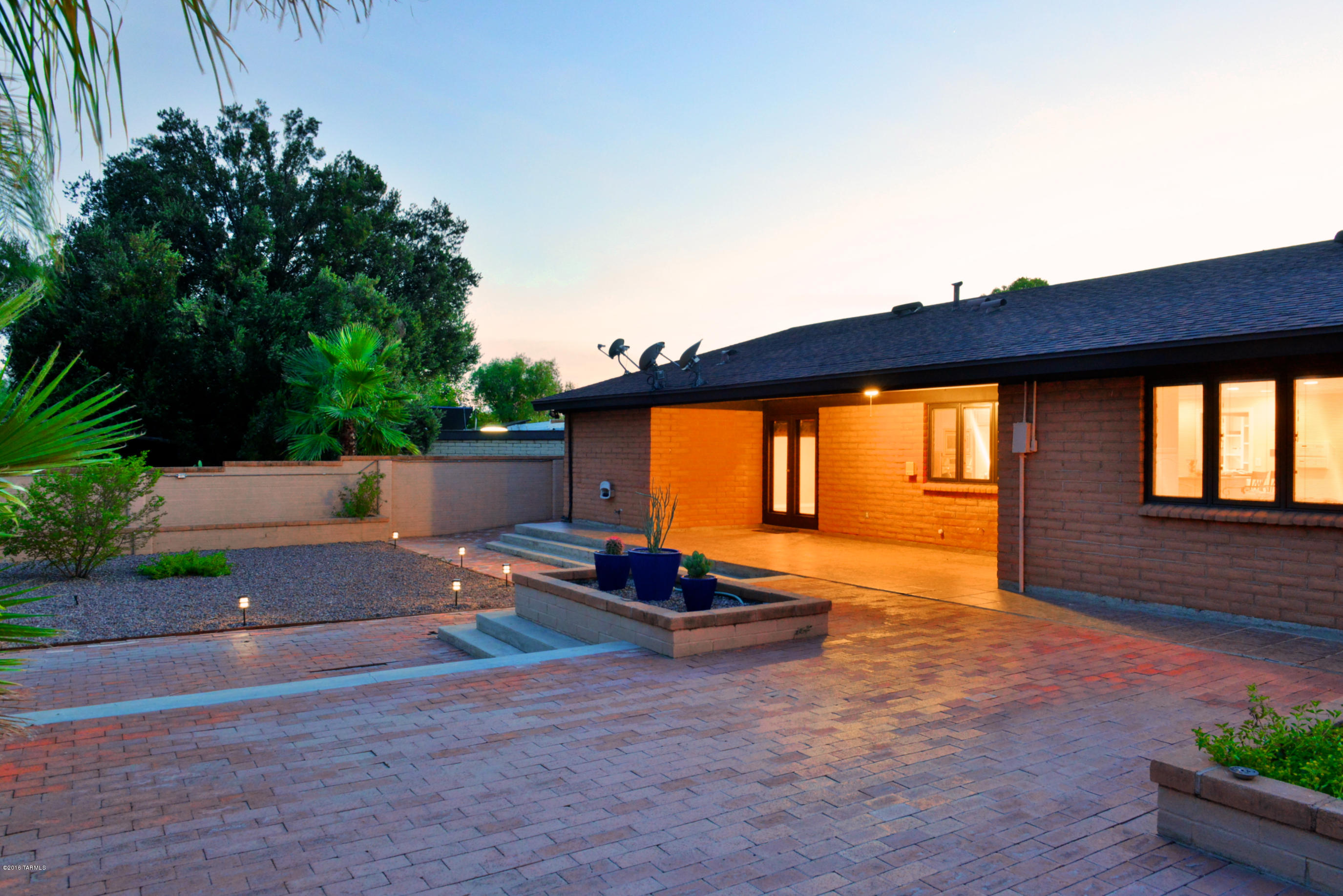 3524 N Calle Floreada