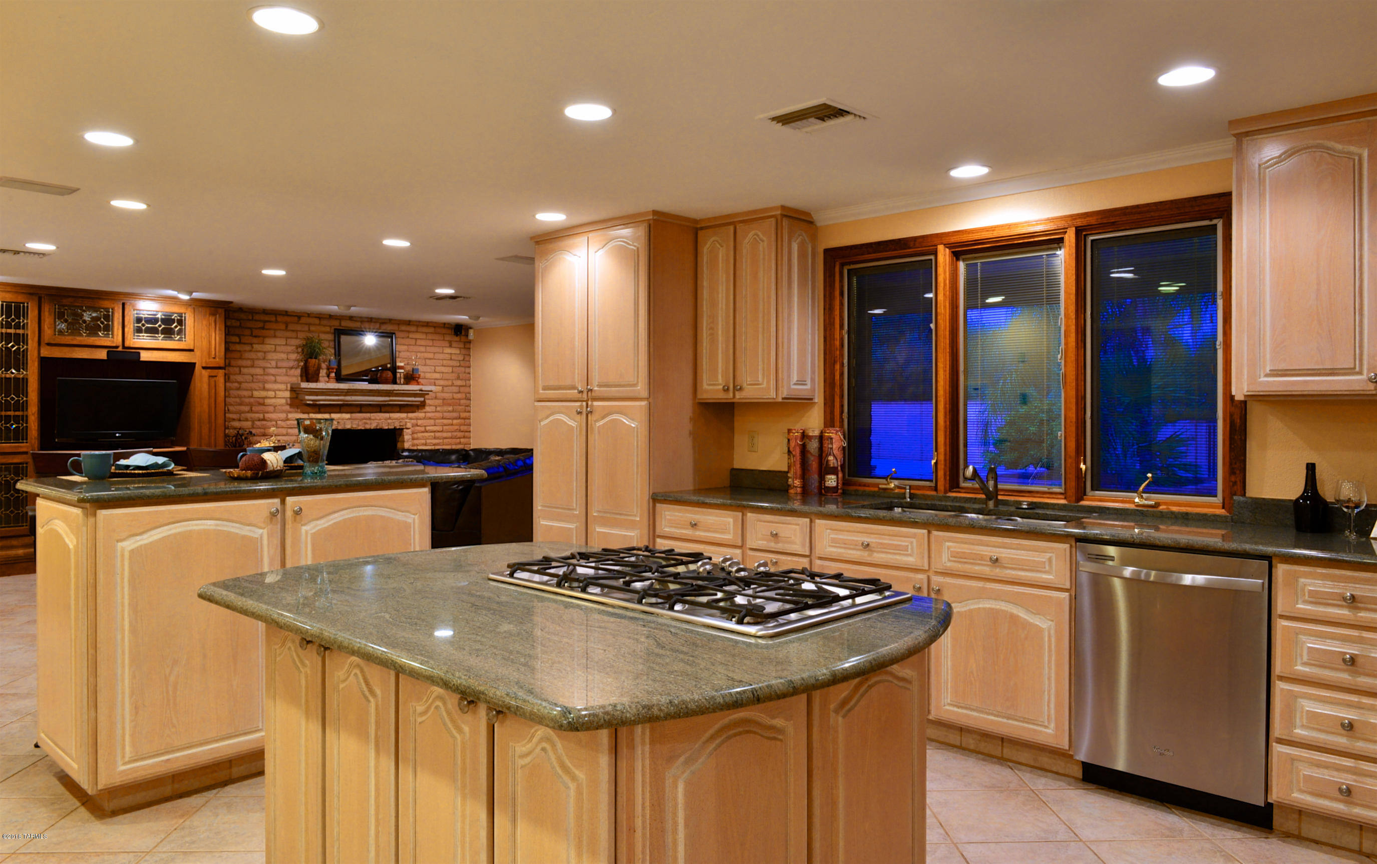 3524 N Calle Floreada