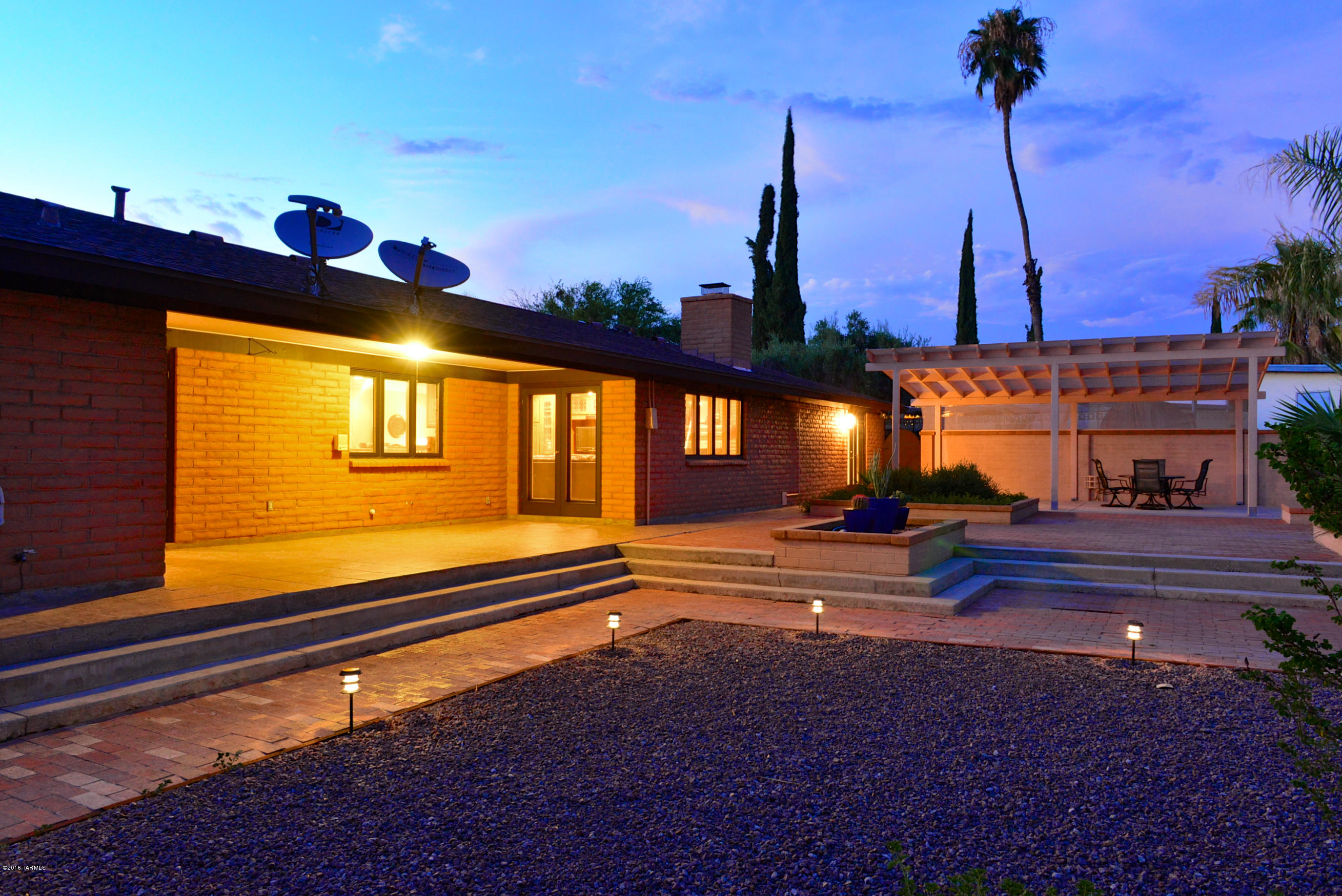 3524 N Calle Floreada