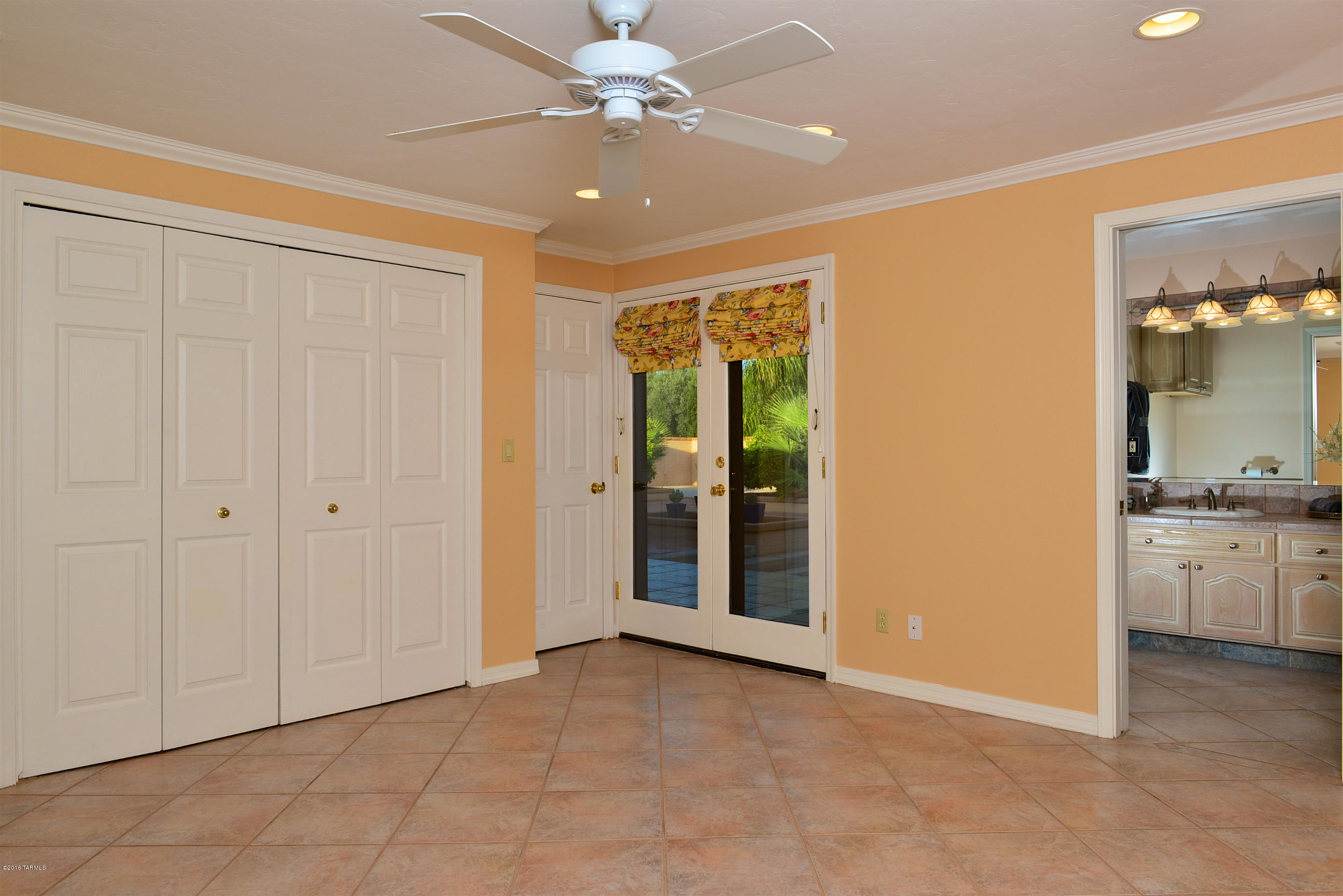 3524 N Calle Floreada