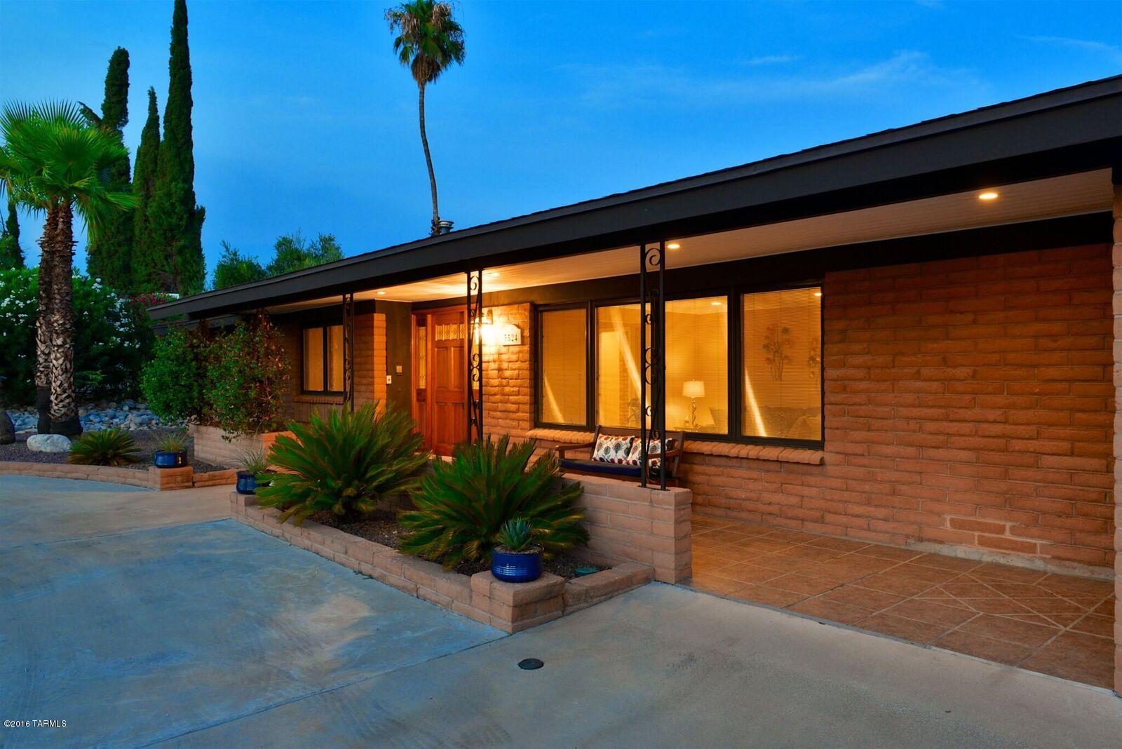 3524 N Calle Floreada