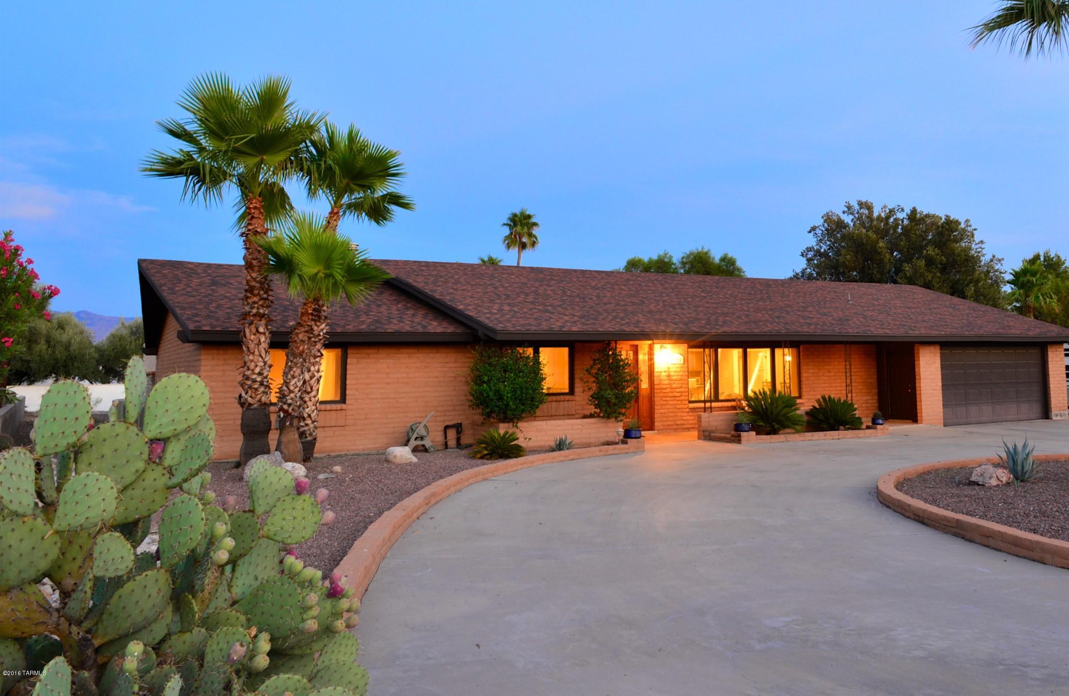 3524 N Calle Floreada