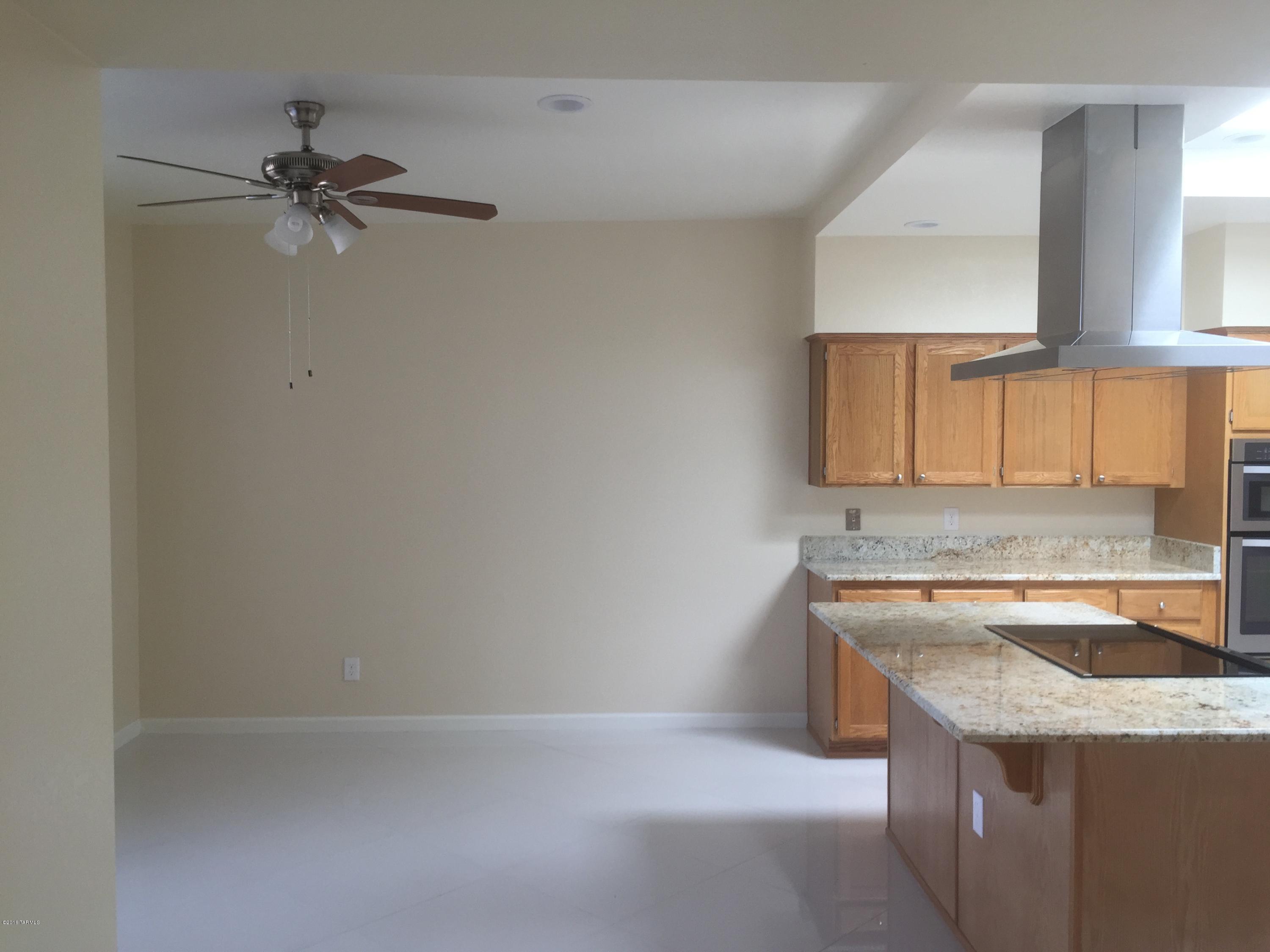 5447 N Via Velazquez