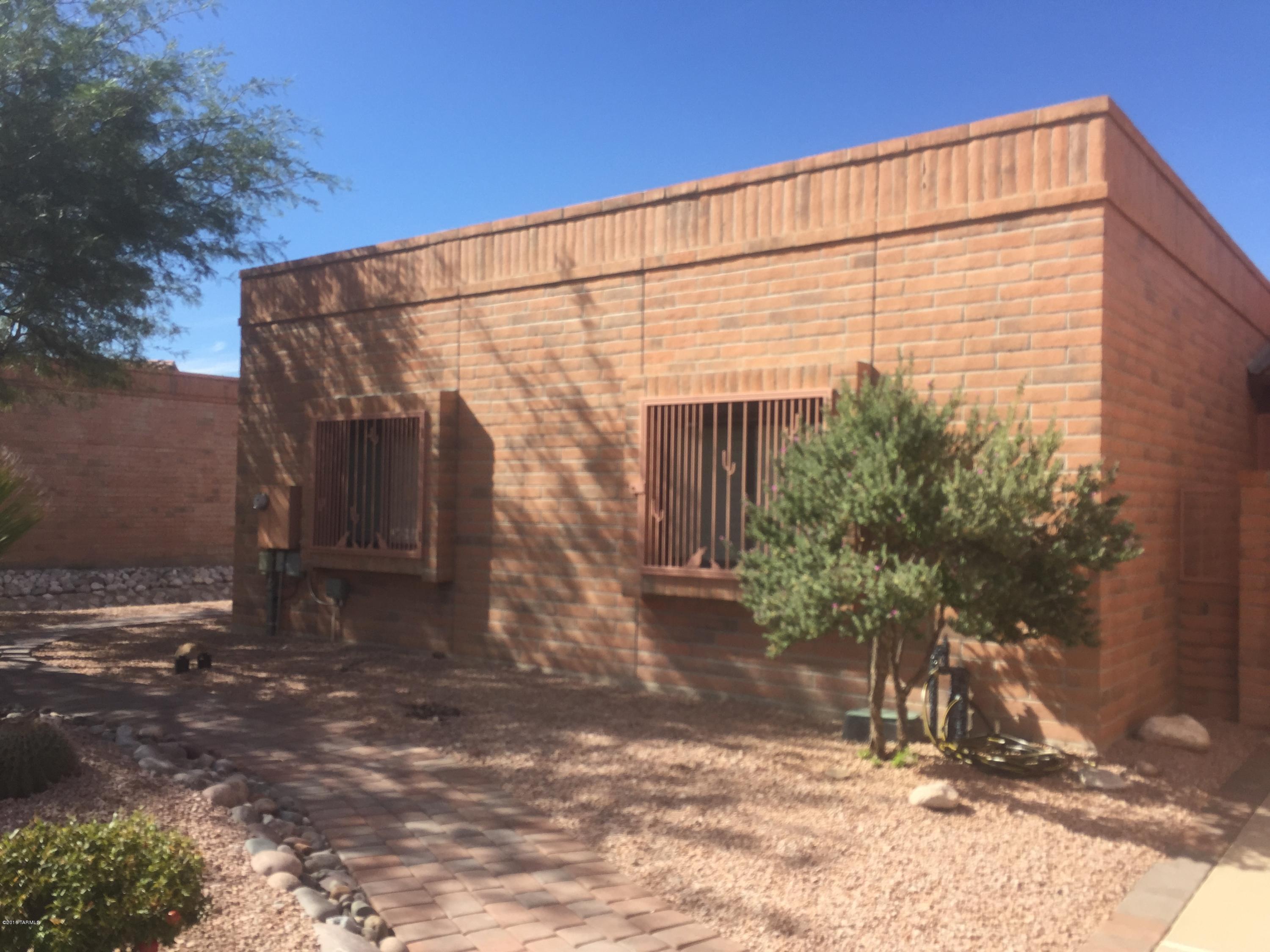 5447 N Via Velazquez