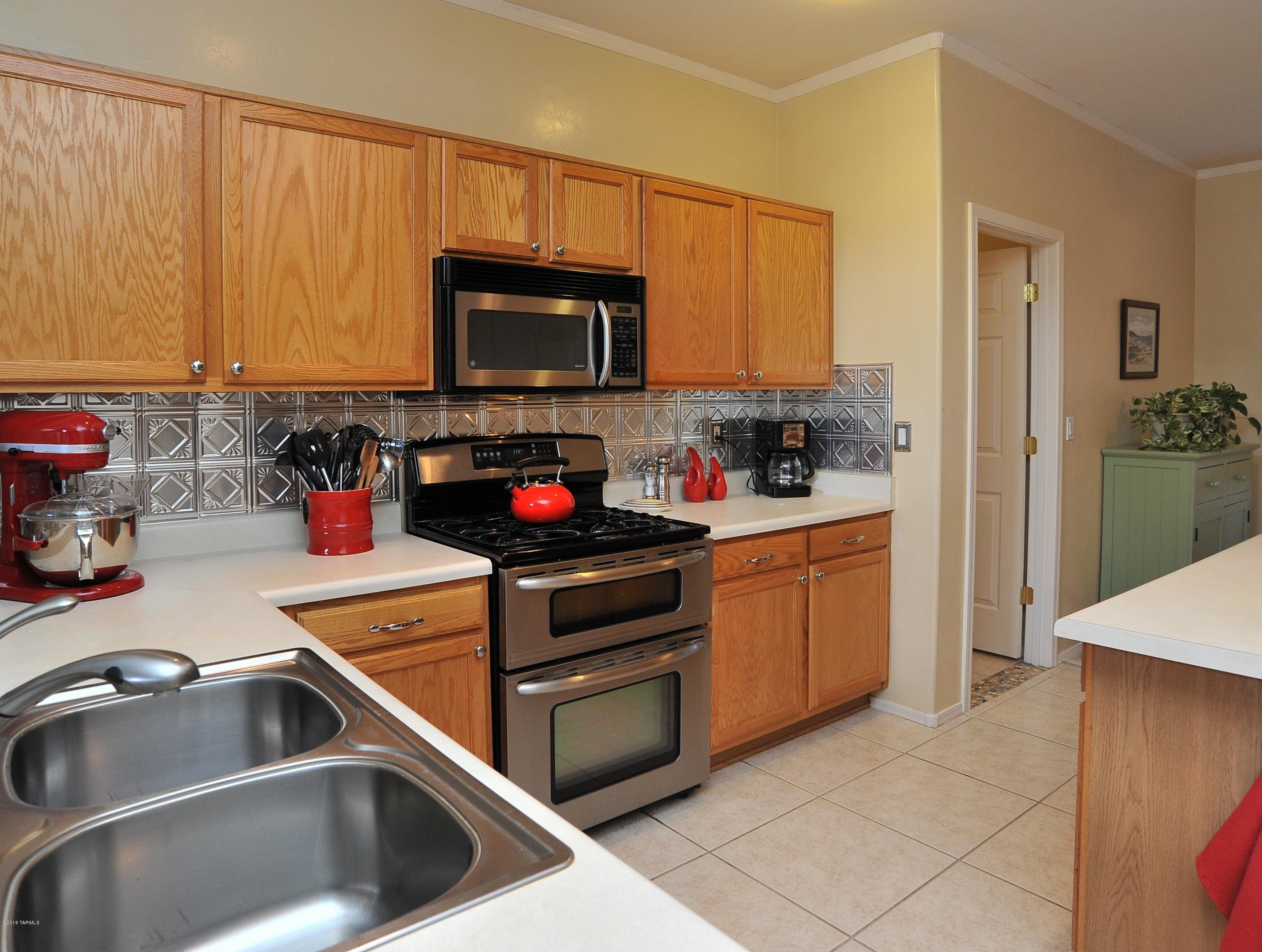 5462 W Red Rock Ridge Street