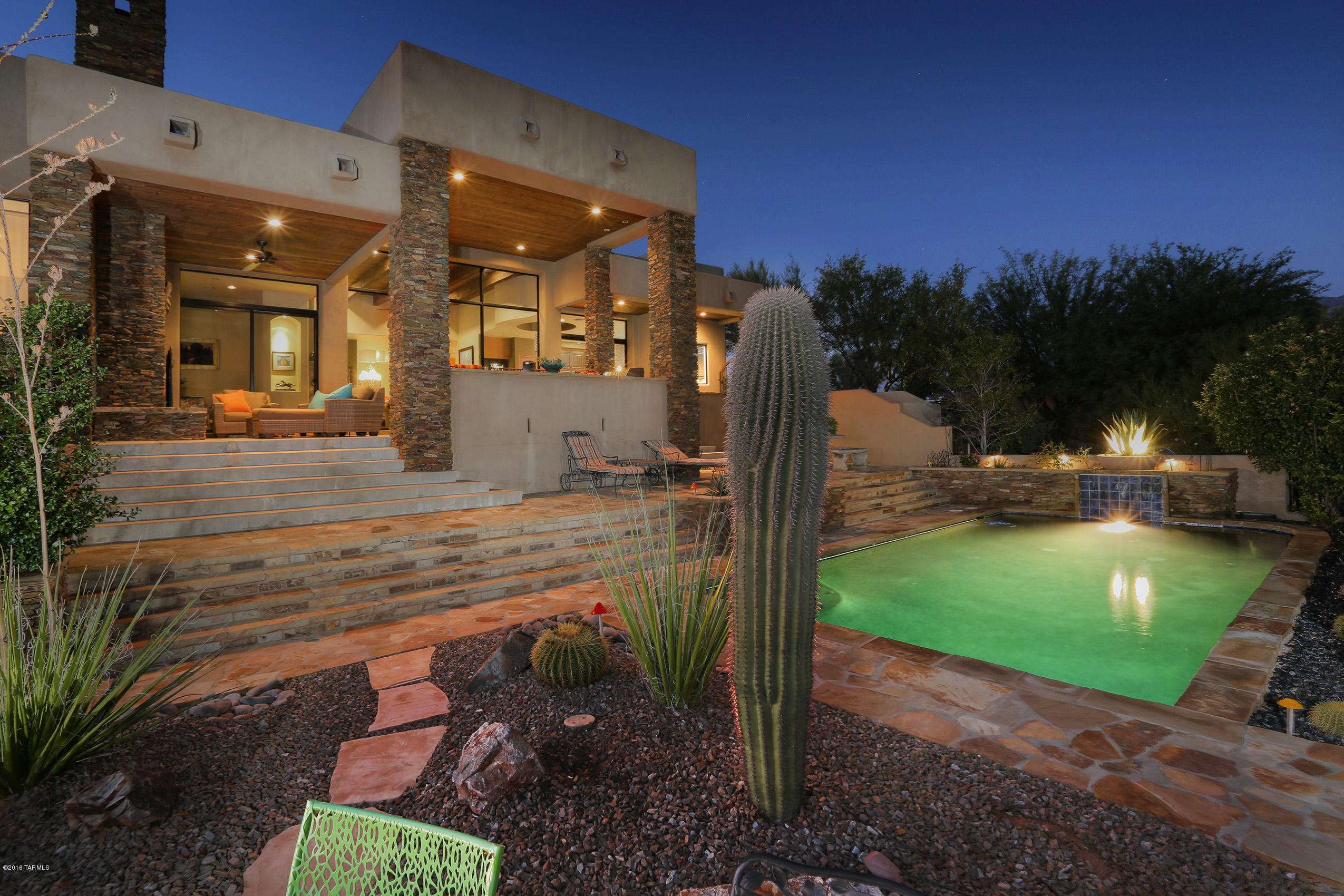 1612 E Buck Hollow Court