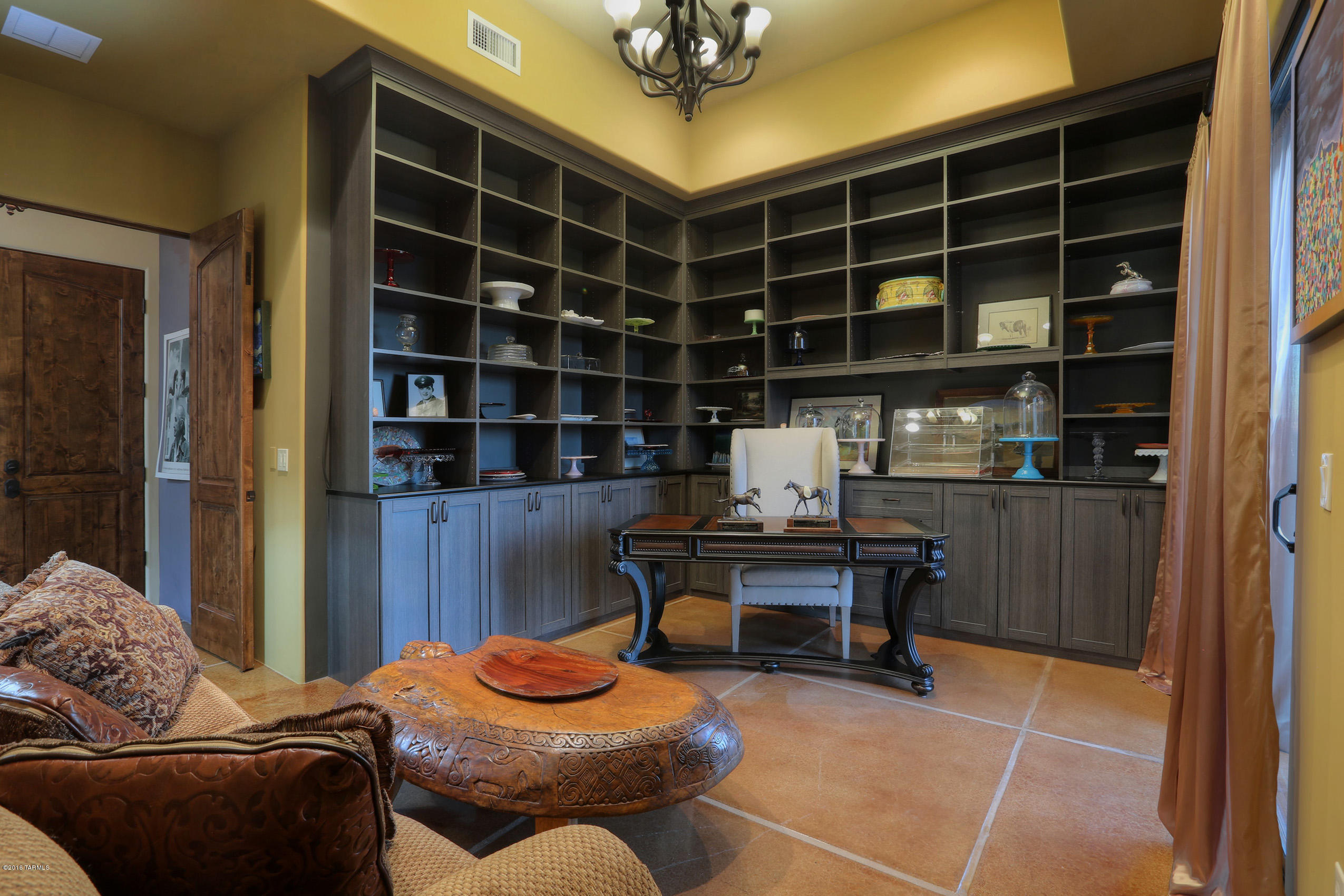 1612 E Buck Hollow Court