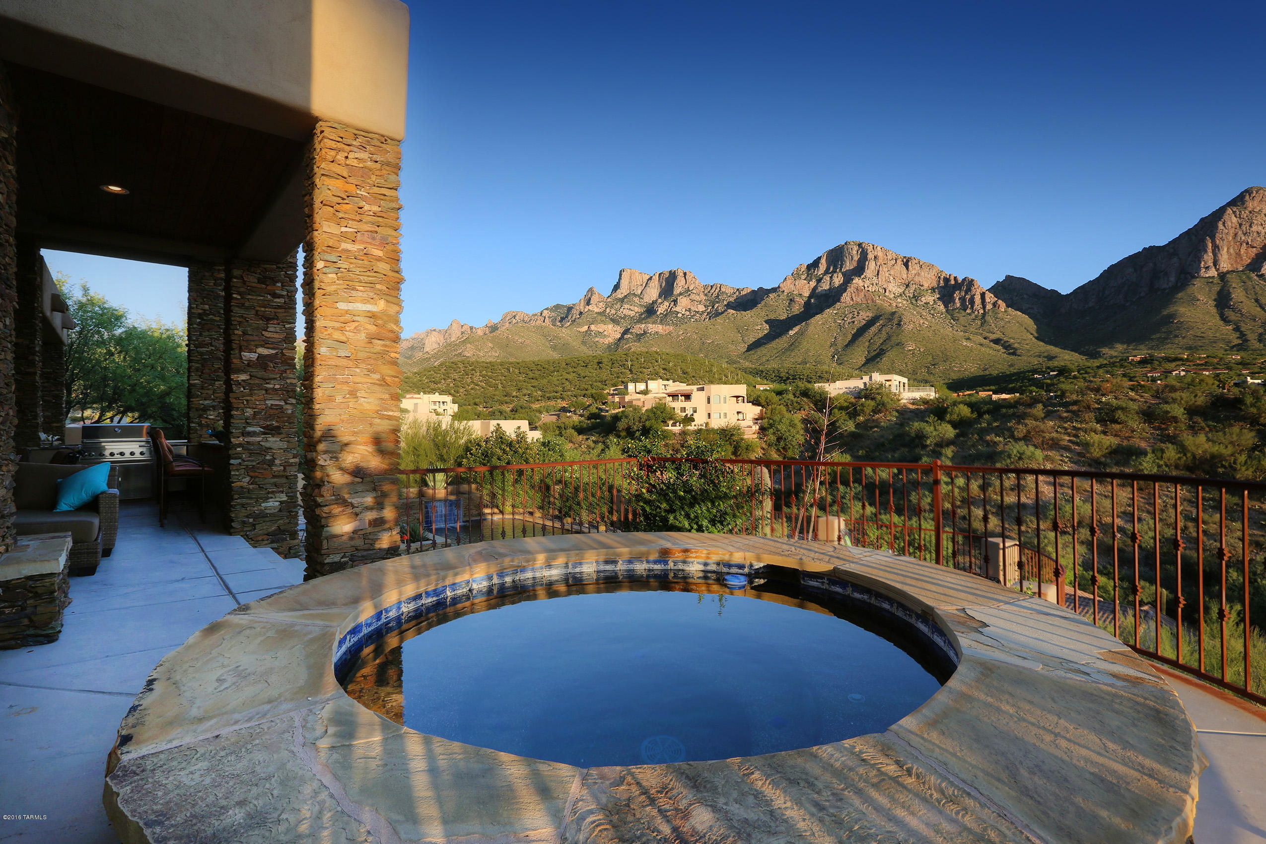 1612 E Buck Hollow Court