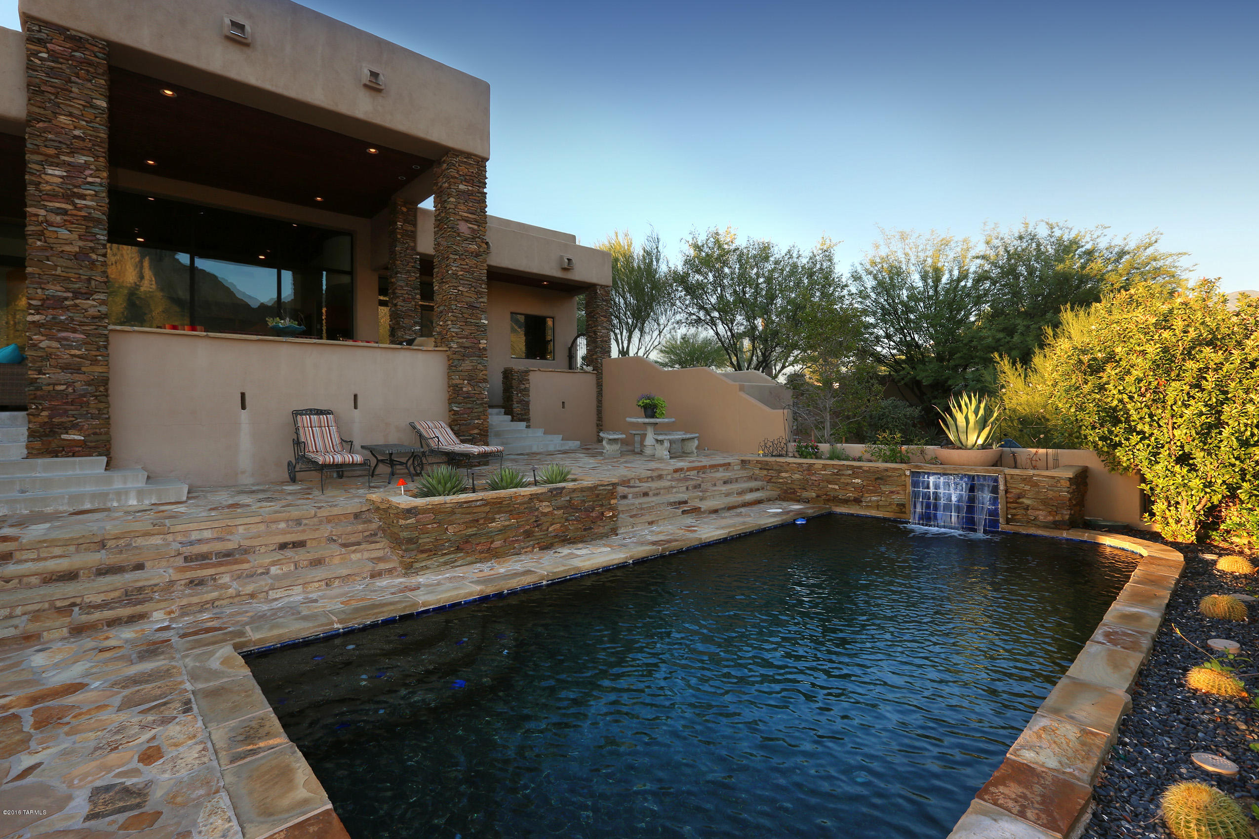 1612 E Buck Hollow Court