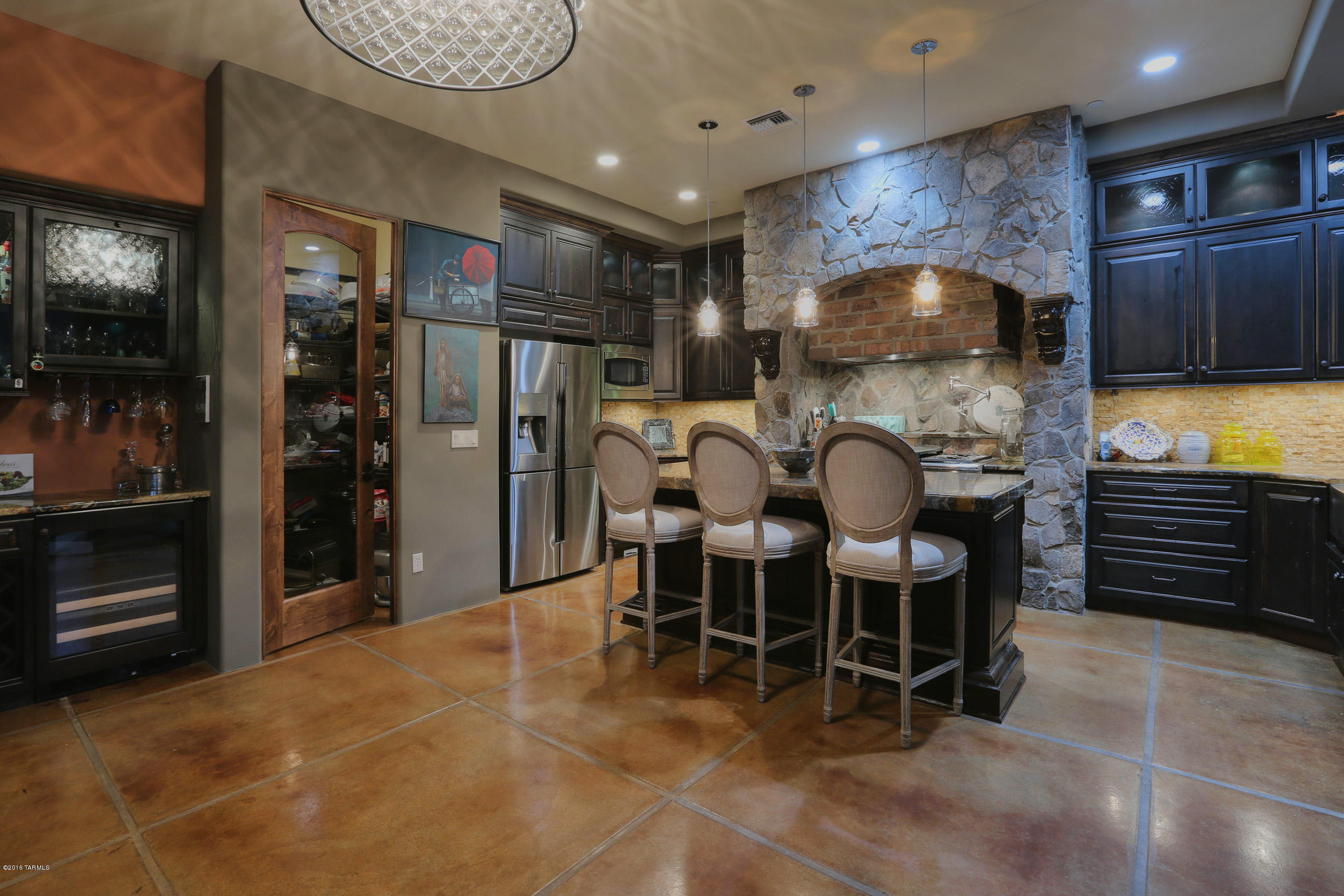 1612 E Buck Hollow Court