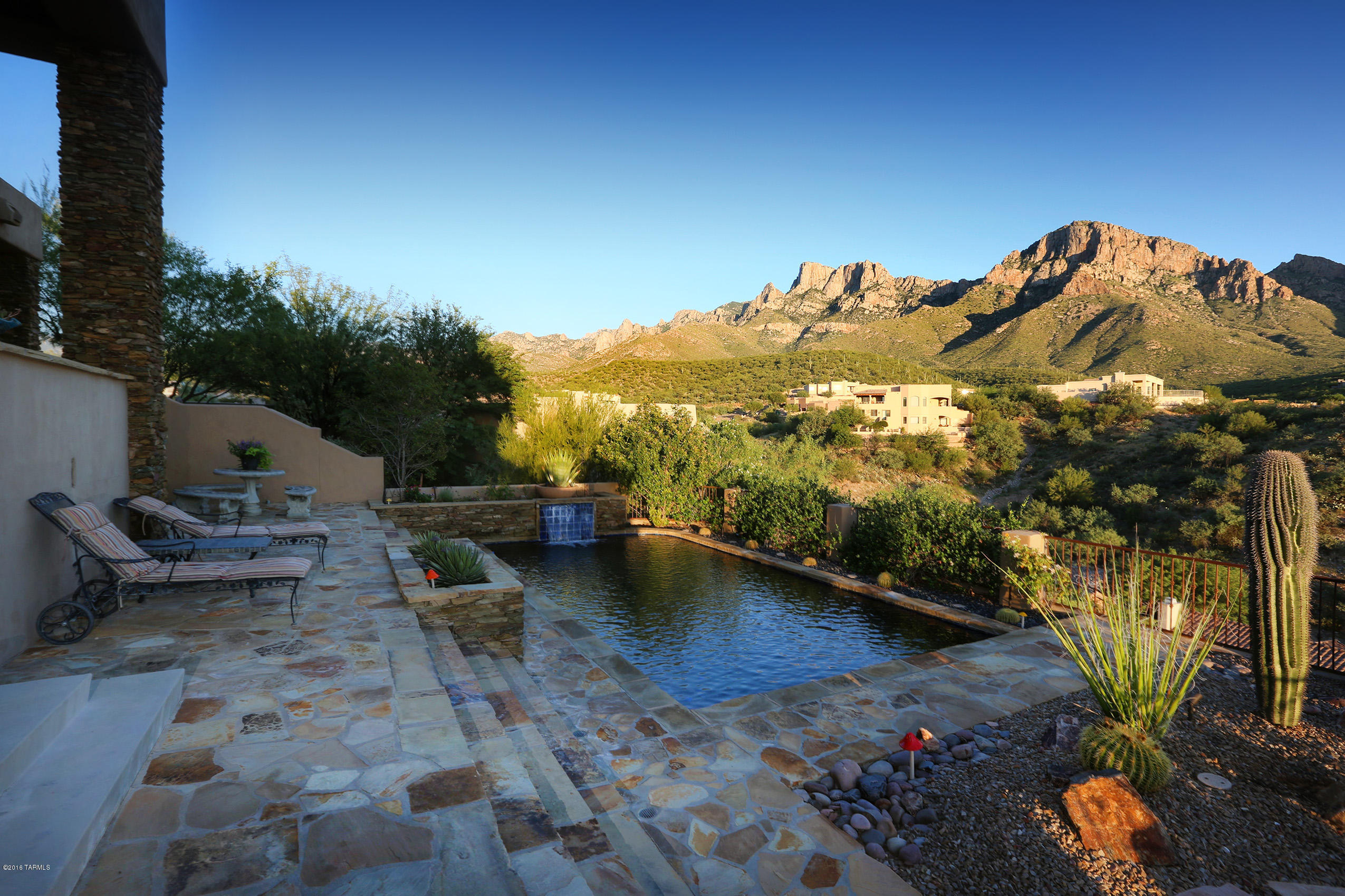 1612 E Buck Hollow Court