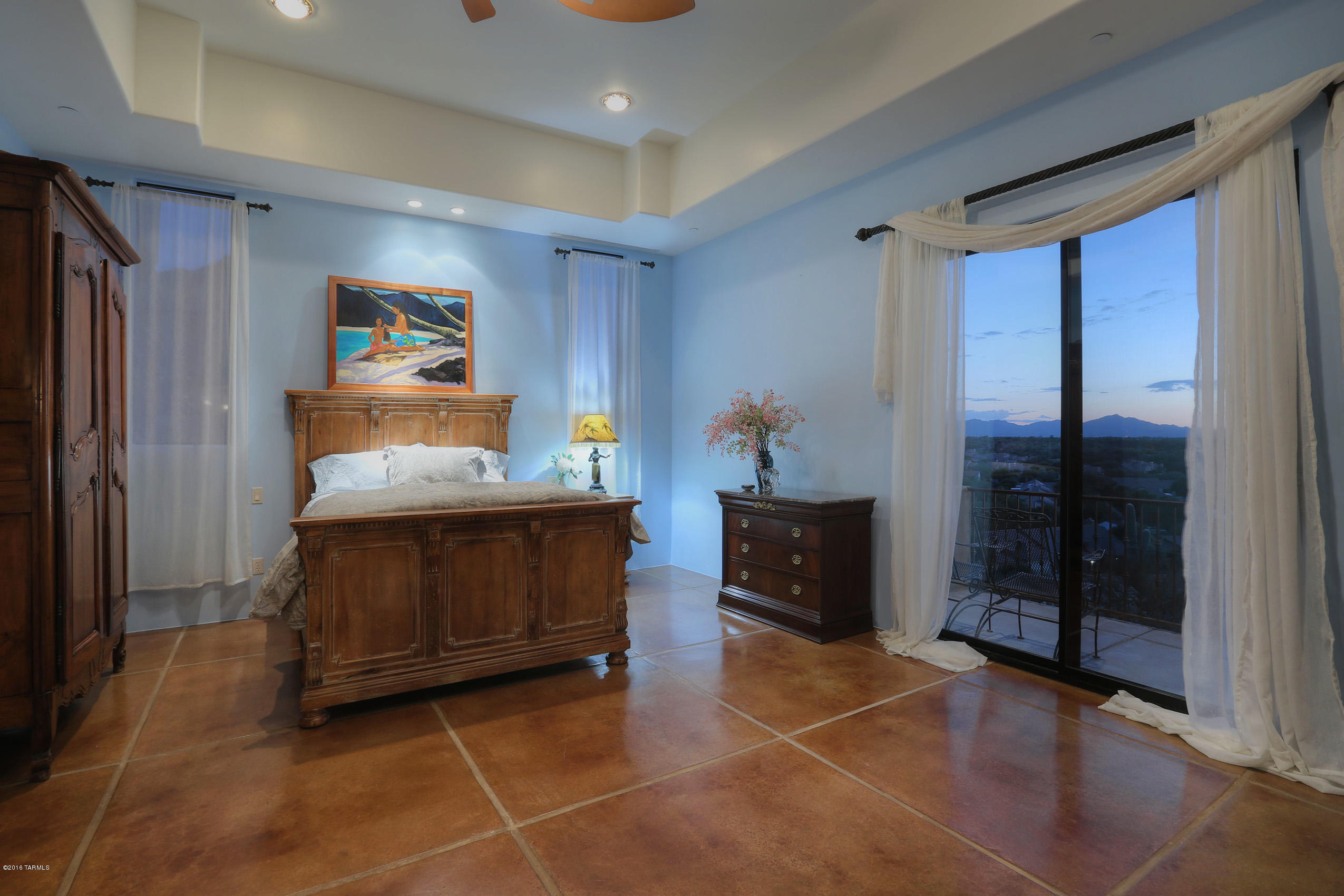 1612 E Buck Hollow Court