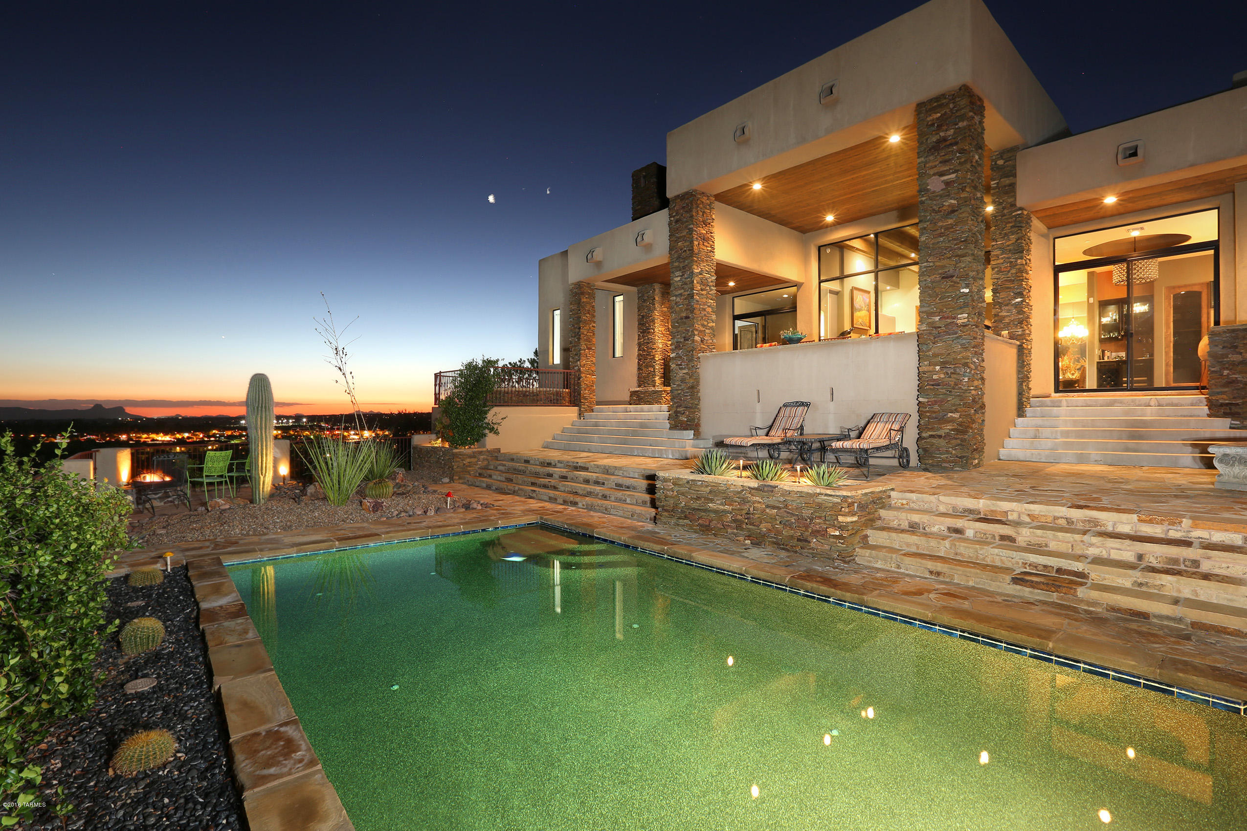 1612 E Buck Hollow Court