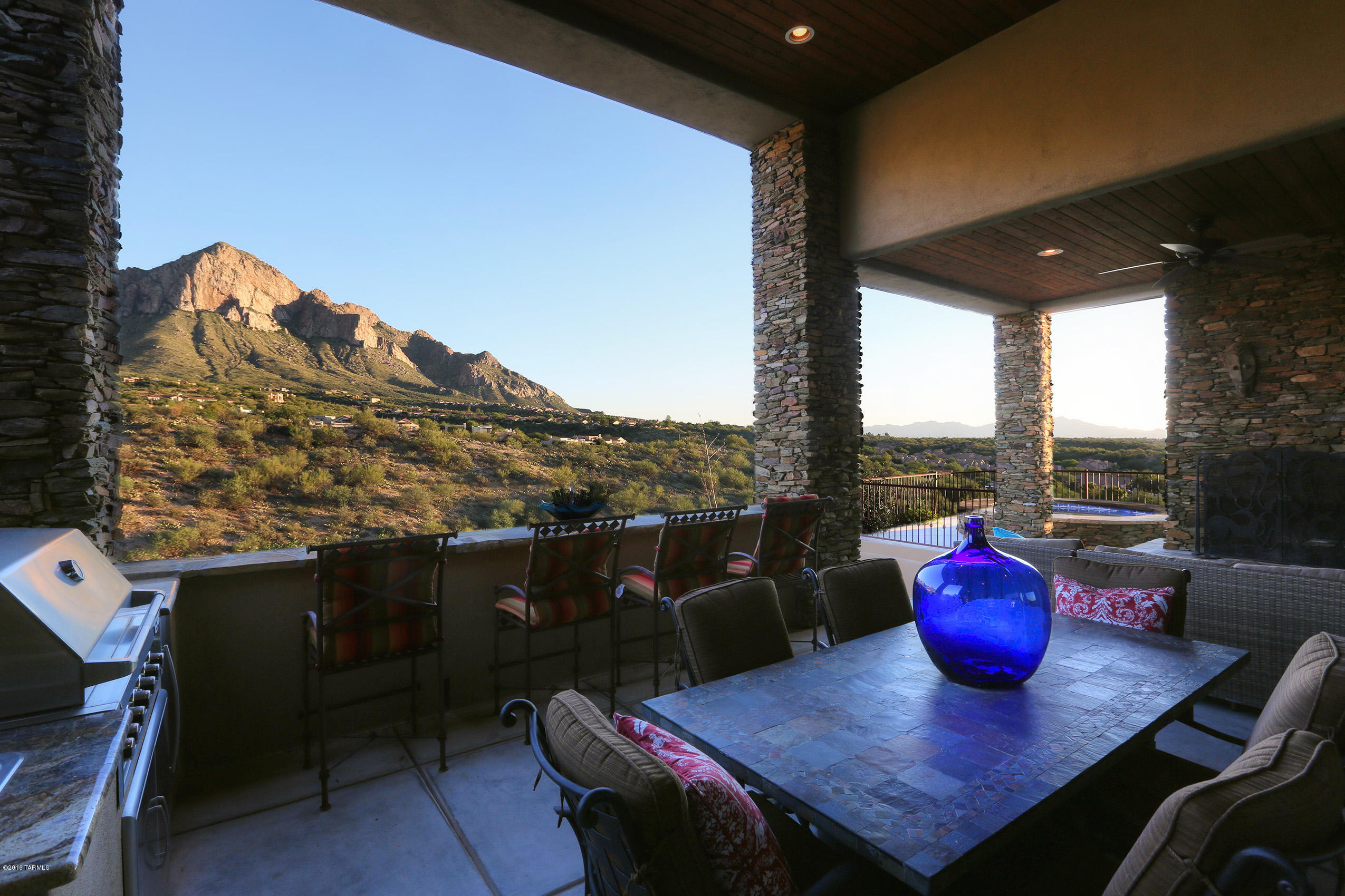 1612 E Buck Hollow Court