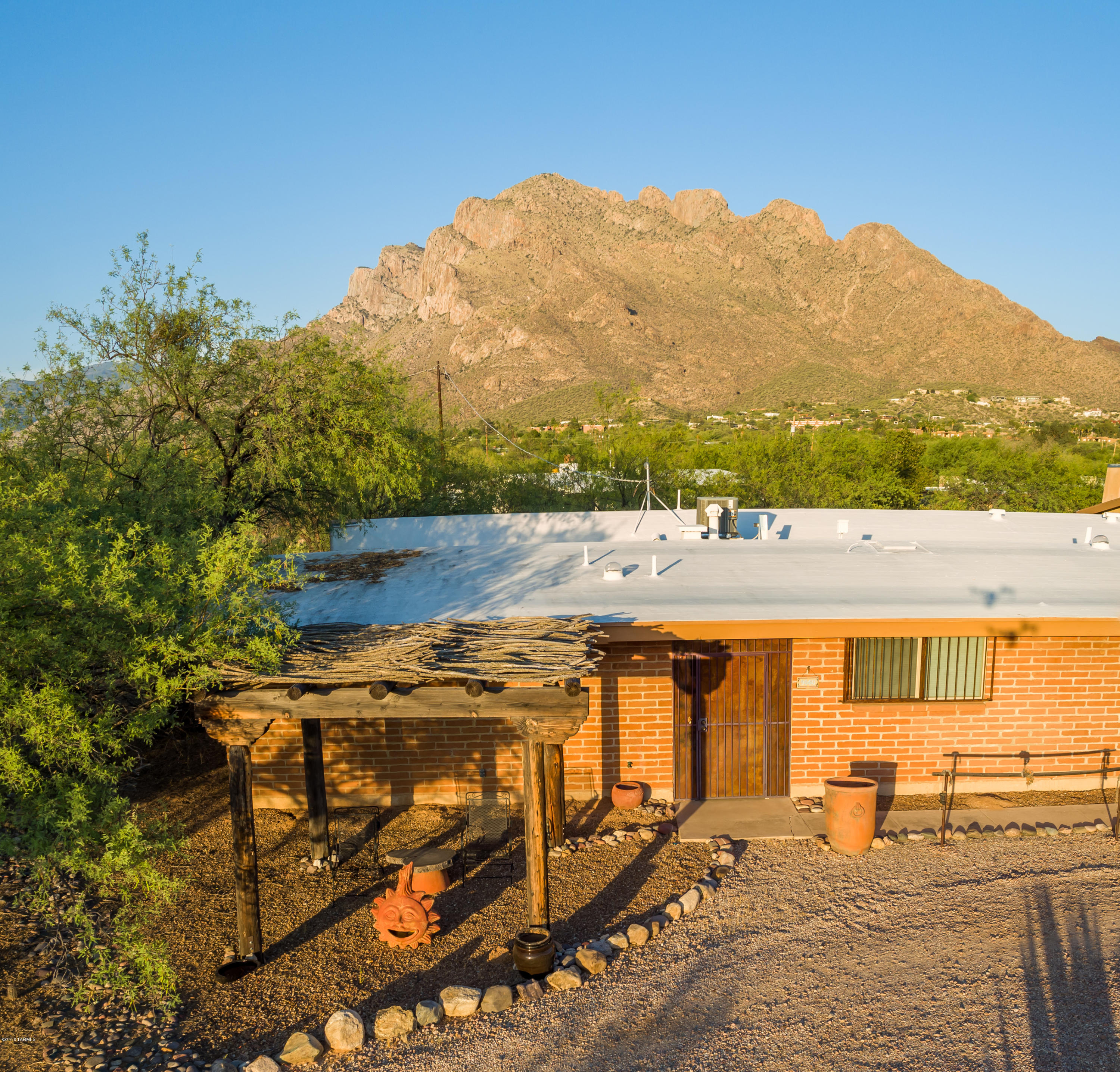 9060 N Calle Buena Vista