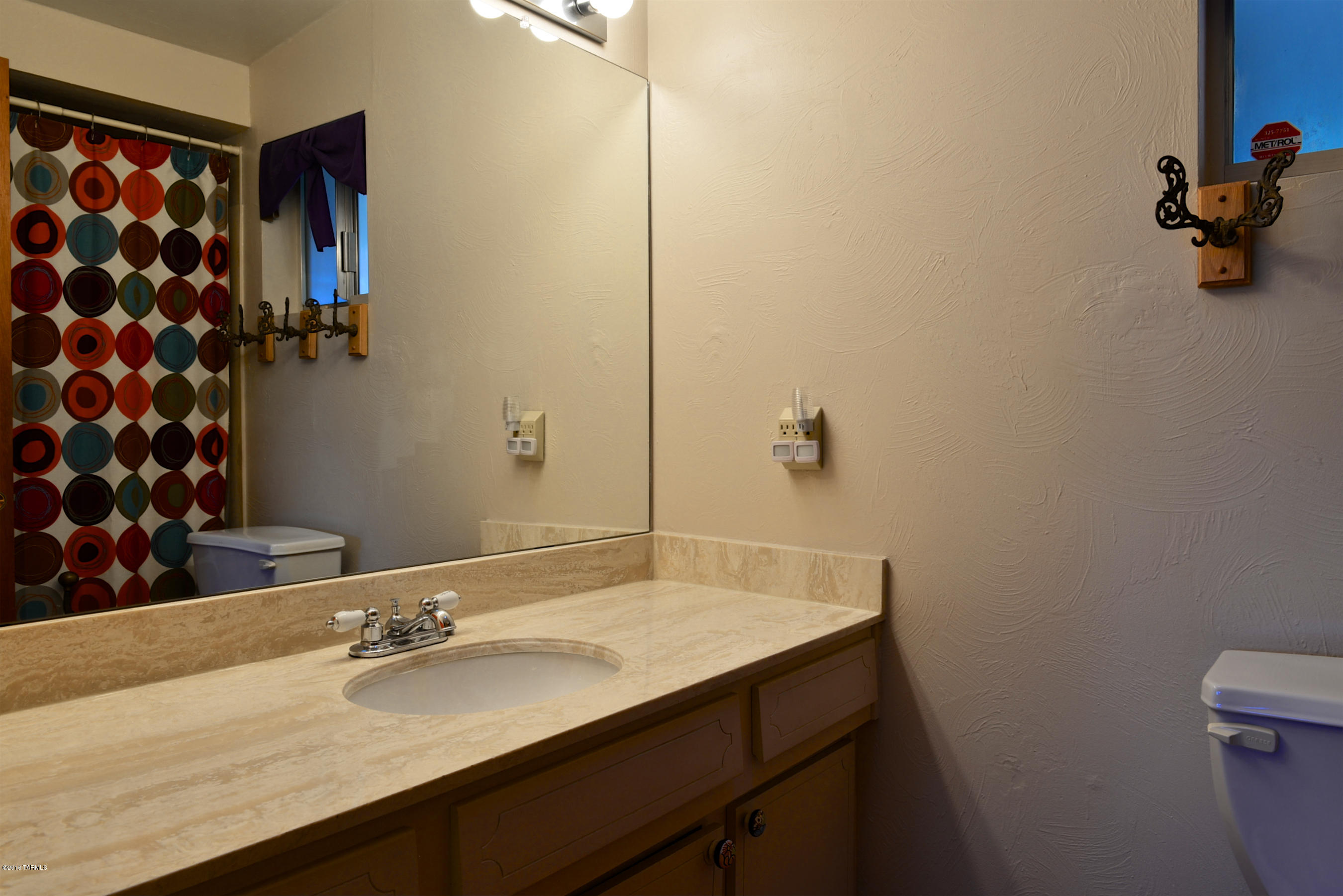 9060 N Calle Buena Vista