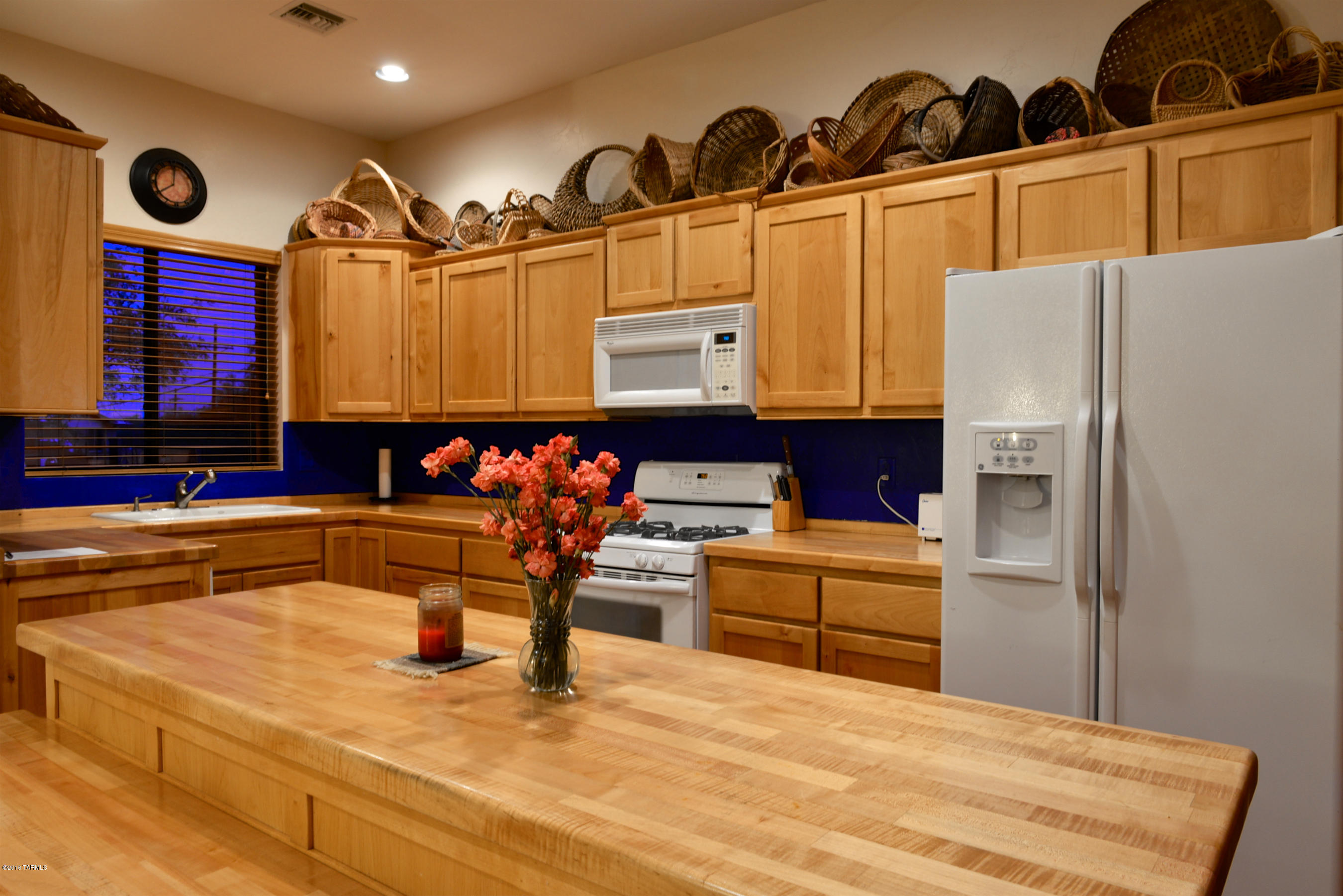 9060 N Calle Buena Vista