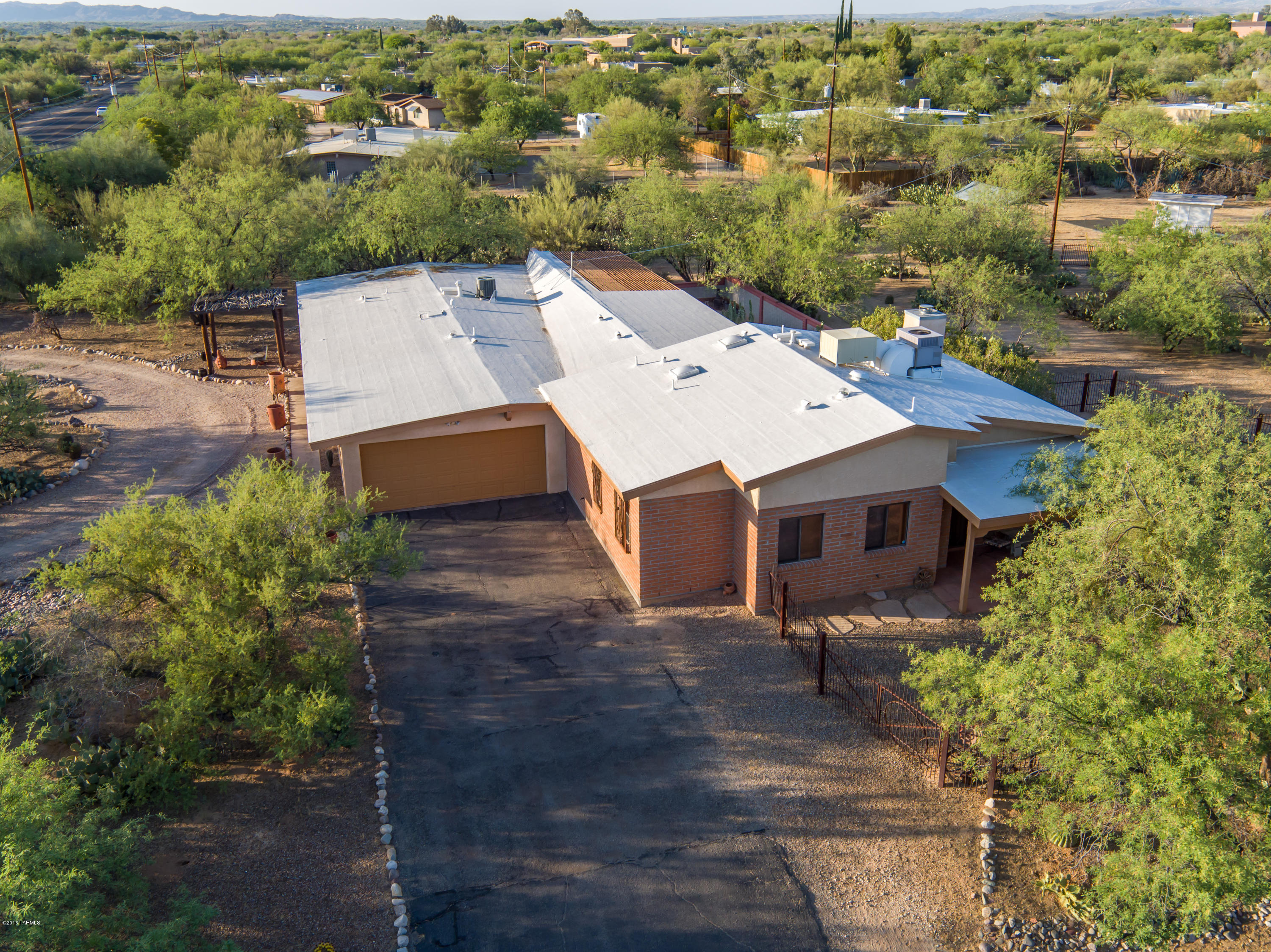 9060 N Calle Buena Vista