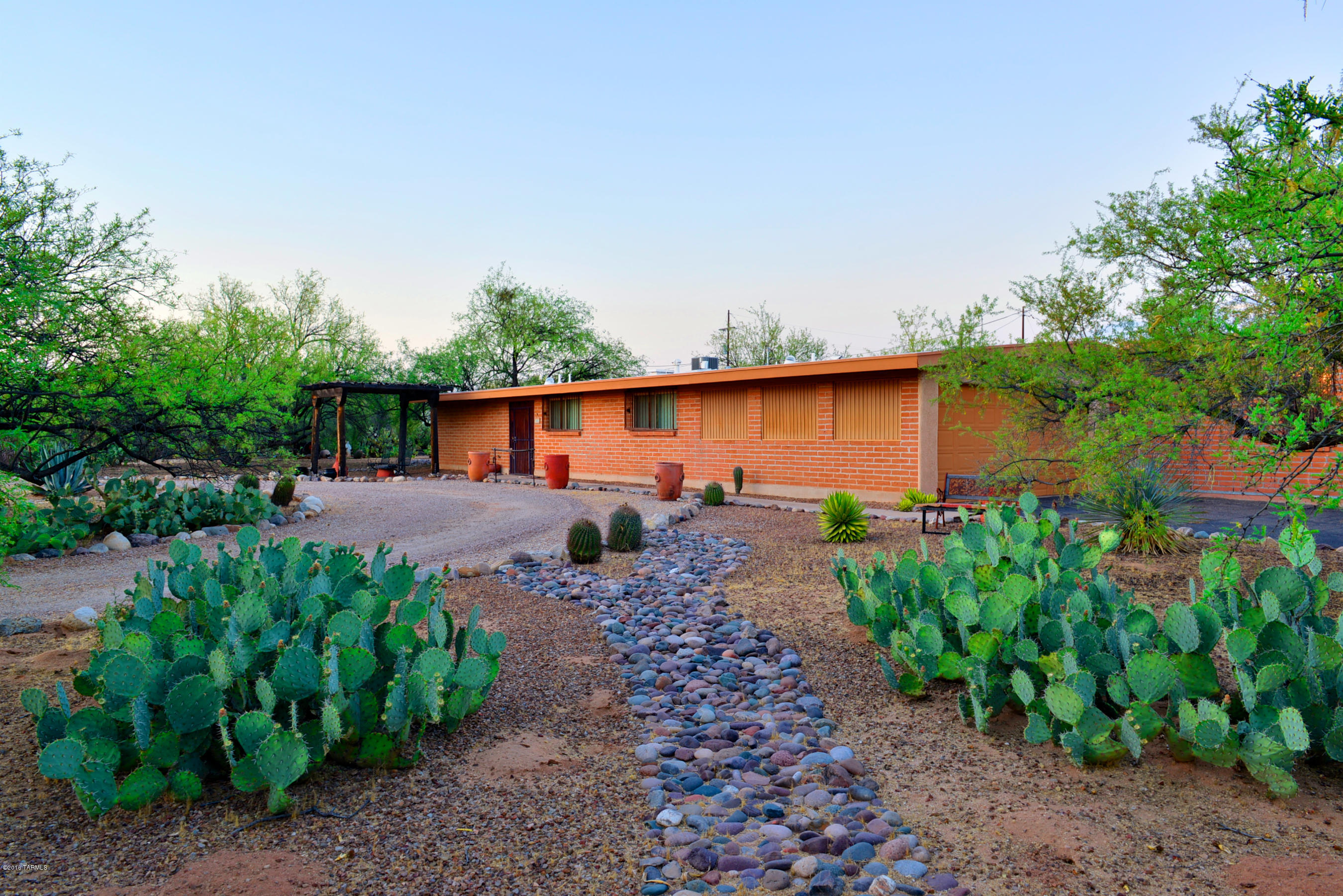 9060 N Calle Buena Vista