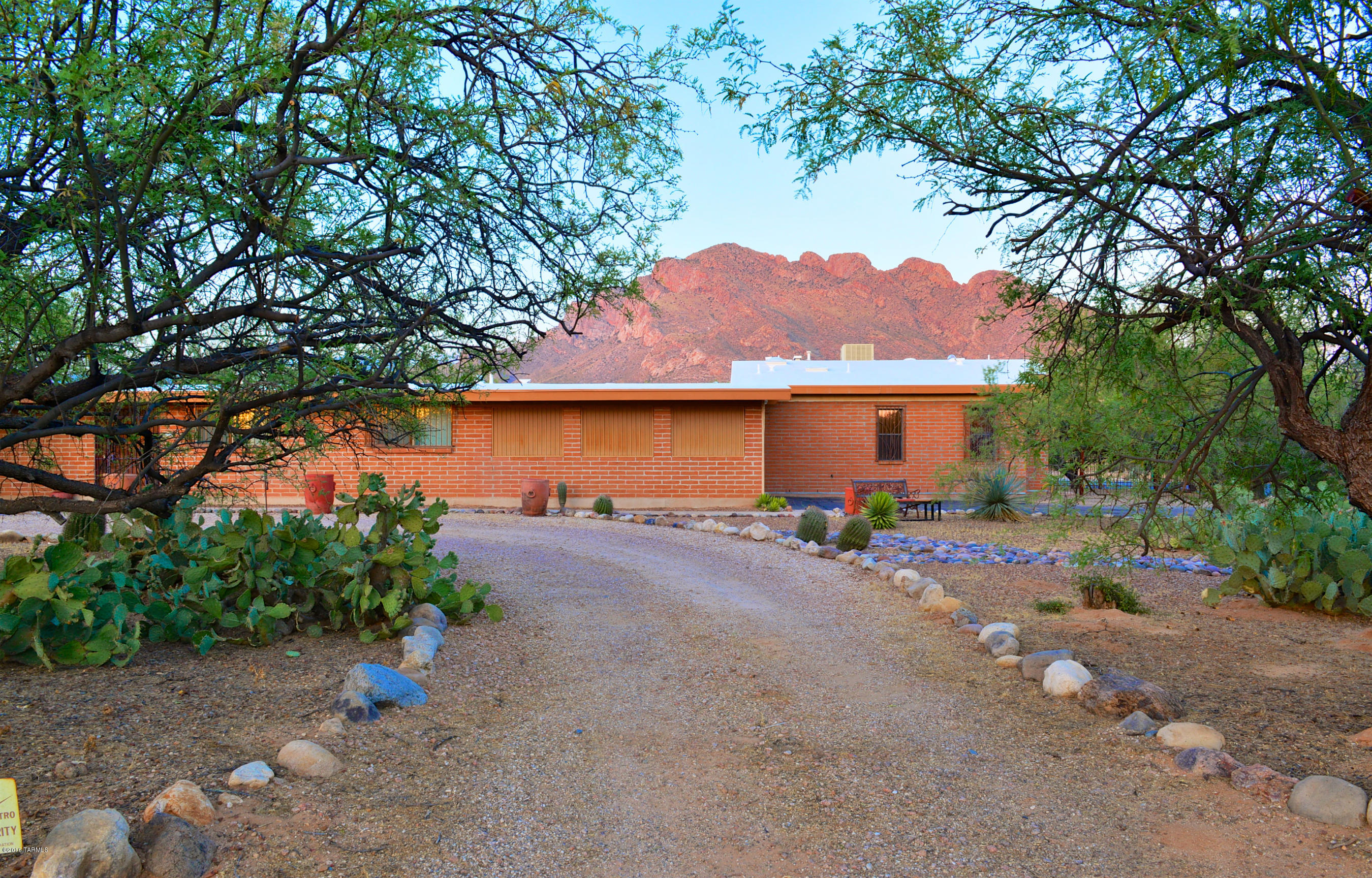 9060 N Calle Buena Vista