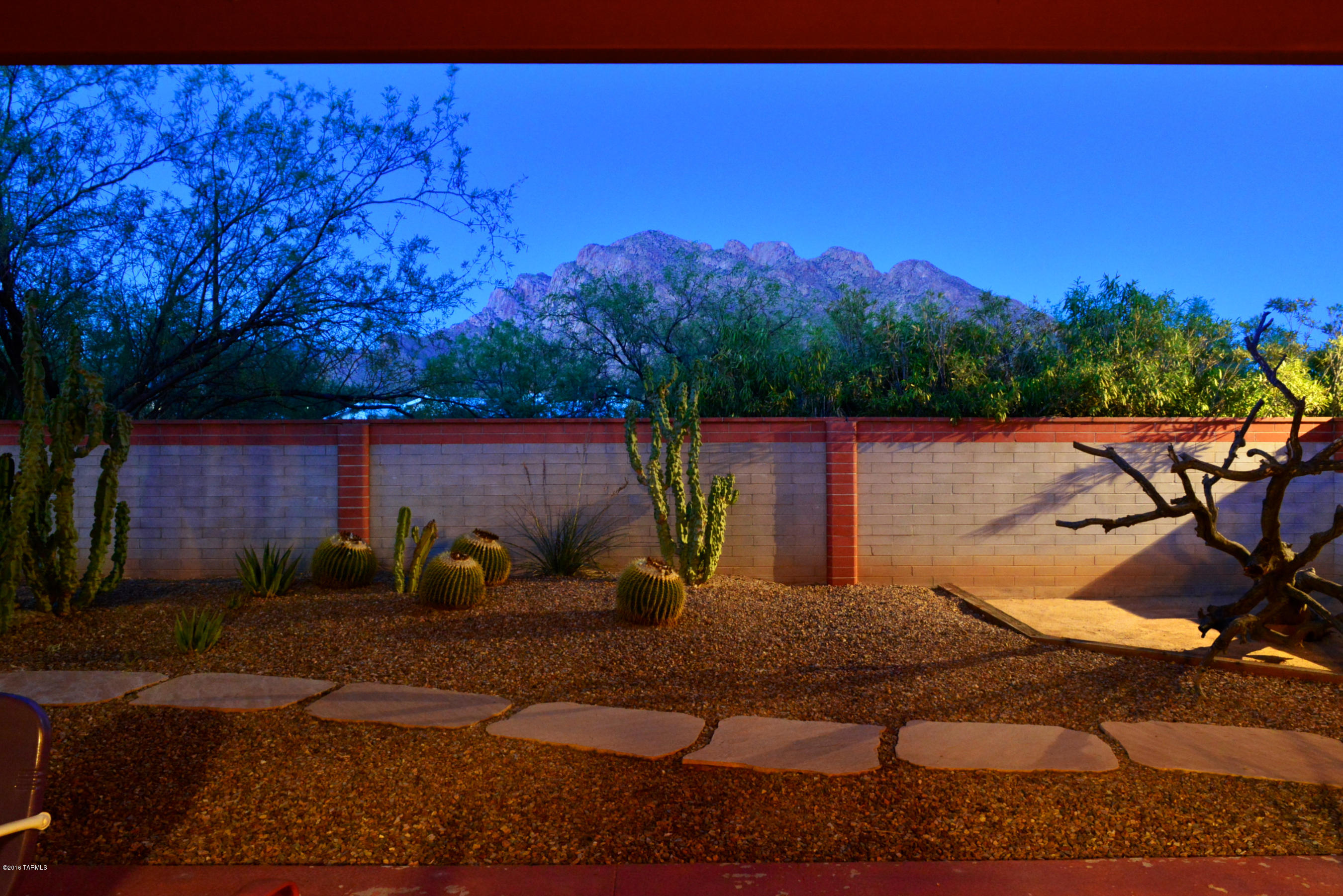 9060 N Calle Buena Vista