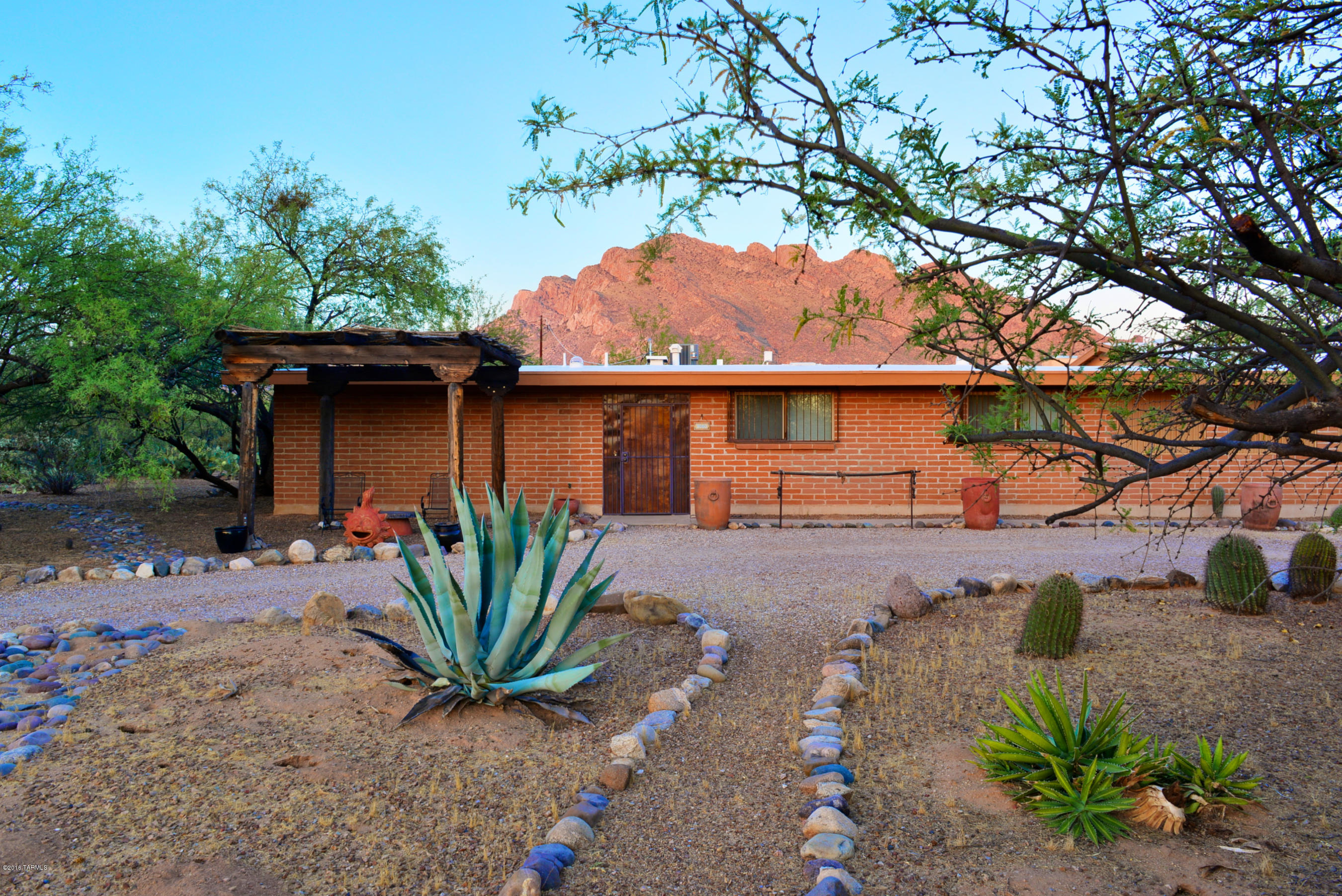 9060 N Calle Buena Vista