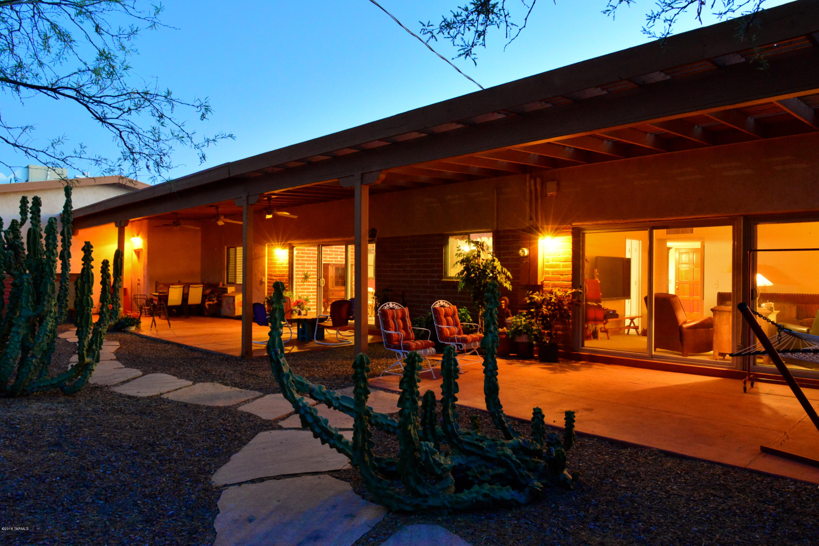 9060 N Calle Buena Vista