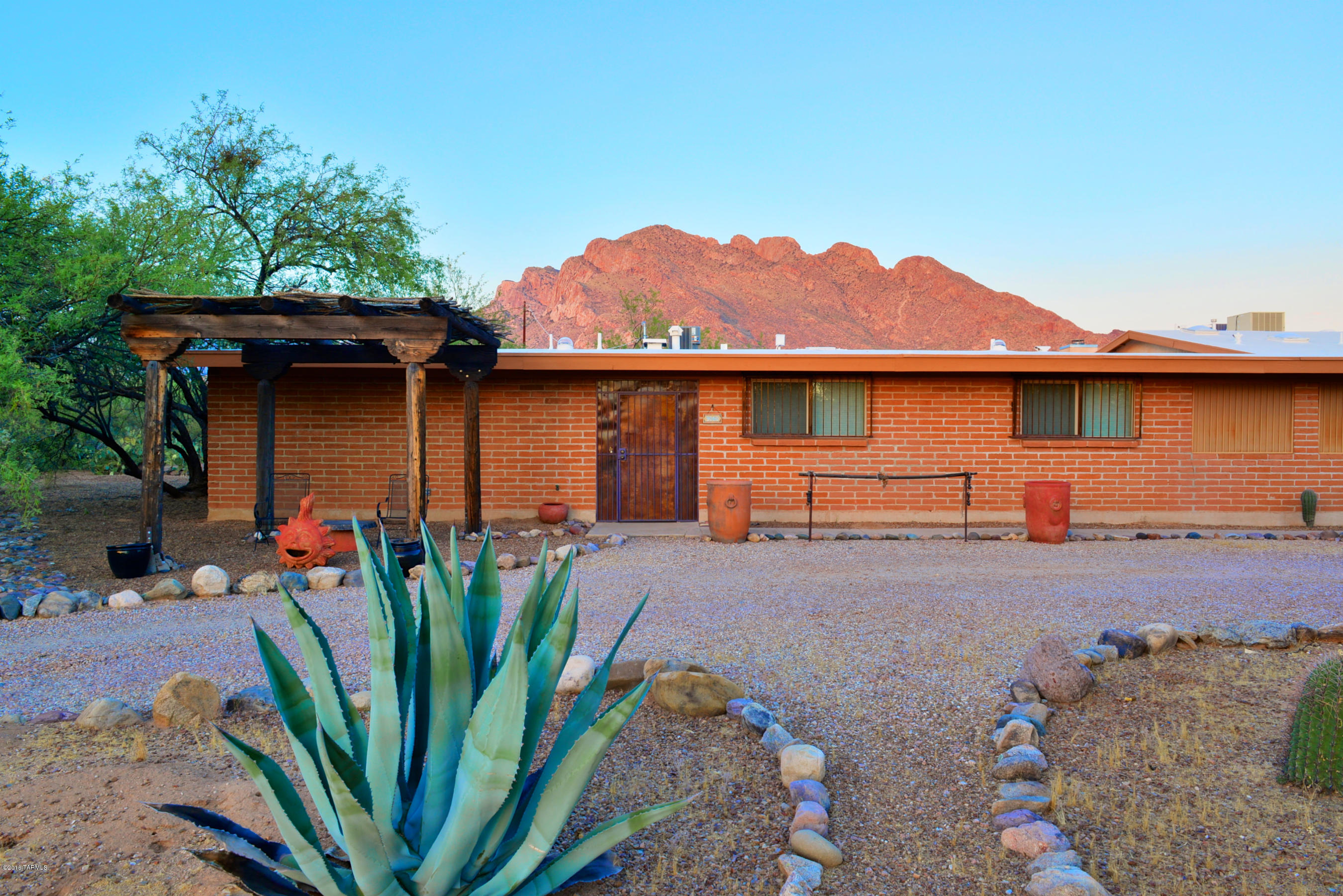 9060 N Calle Buena Vista