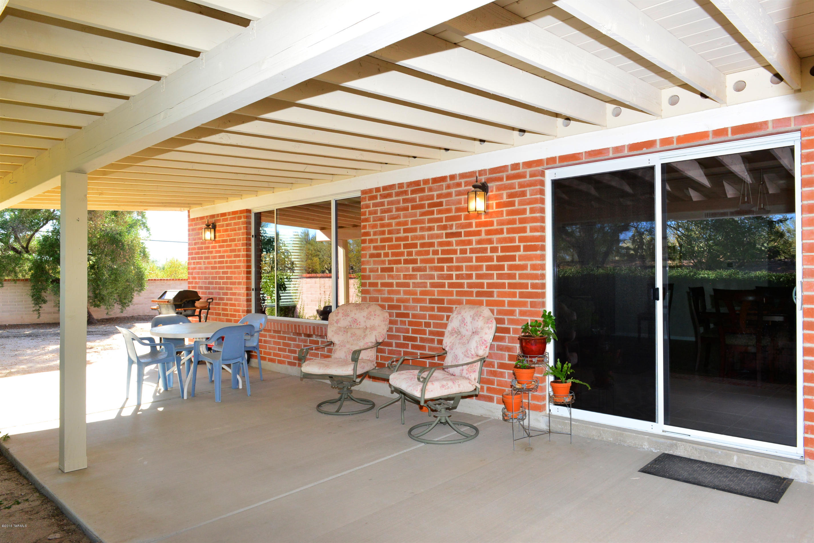 901 W Las Palmas Drive