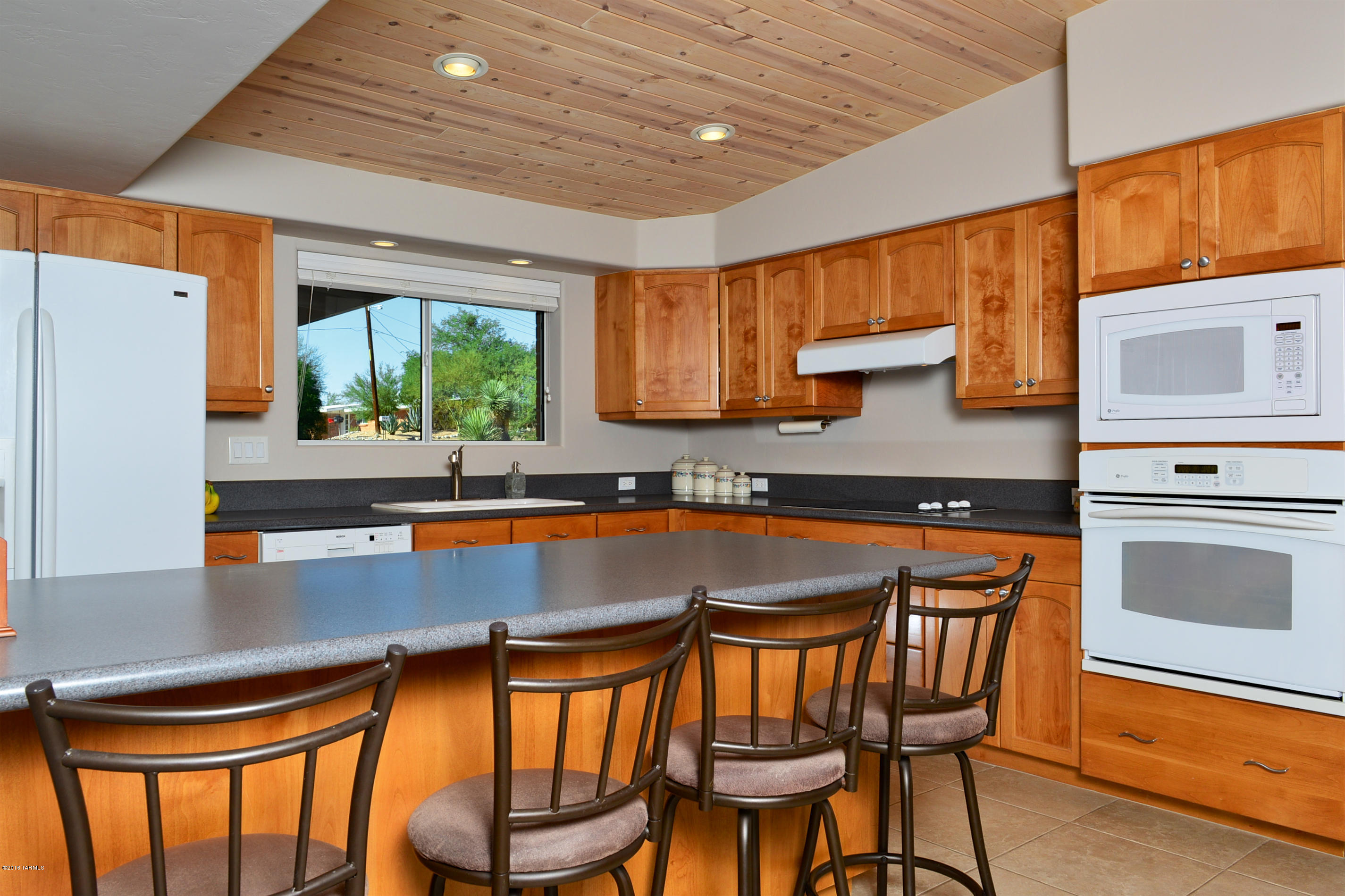 901 W Las Palmas Drive