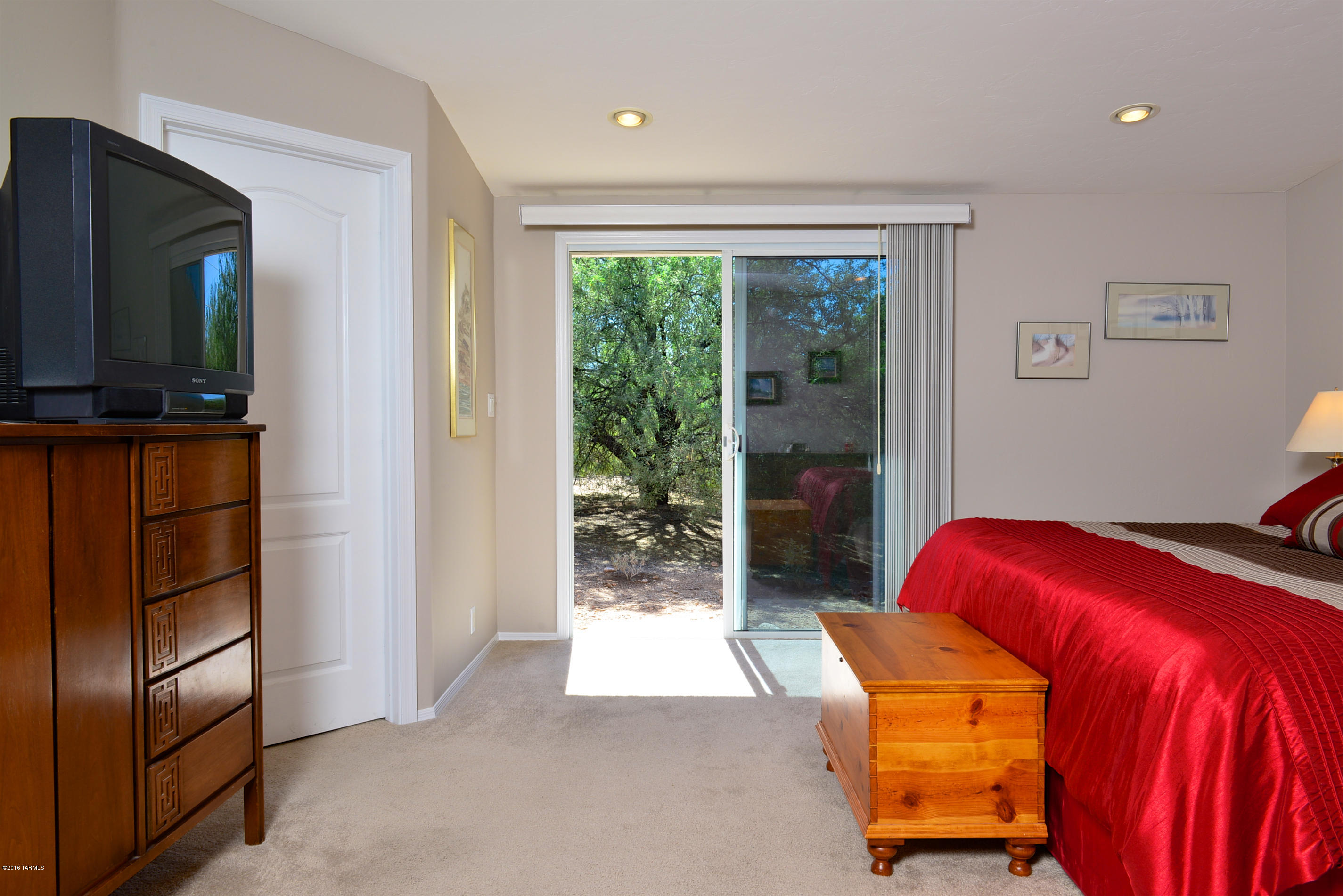 901 W Las Palmas Drive