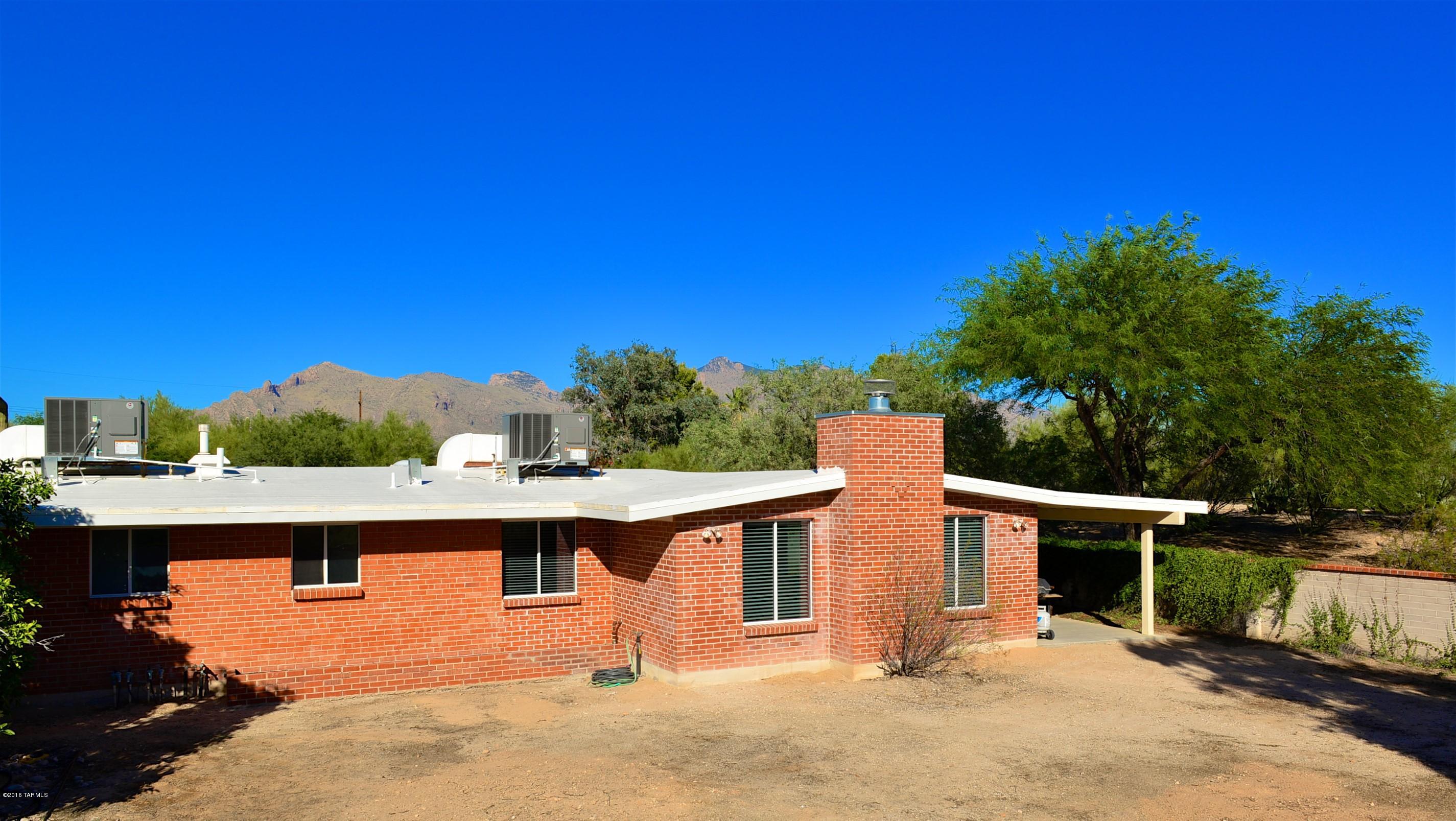 901 W Las Palmas Drive