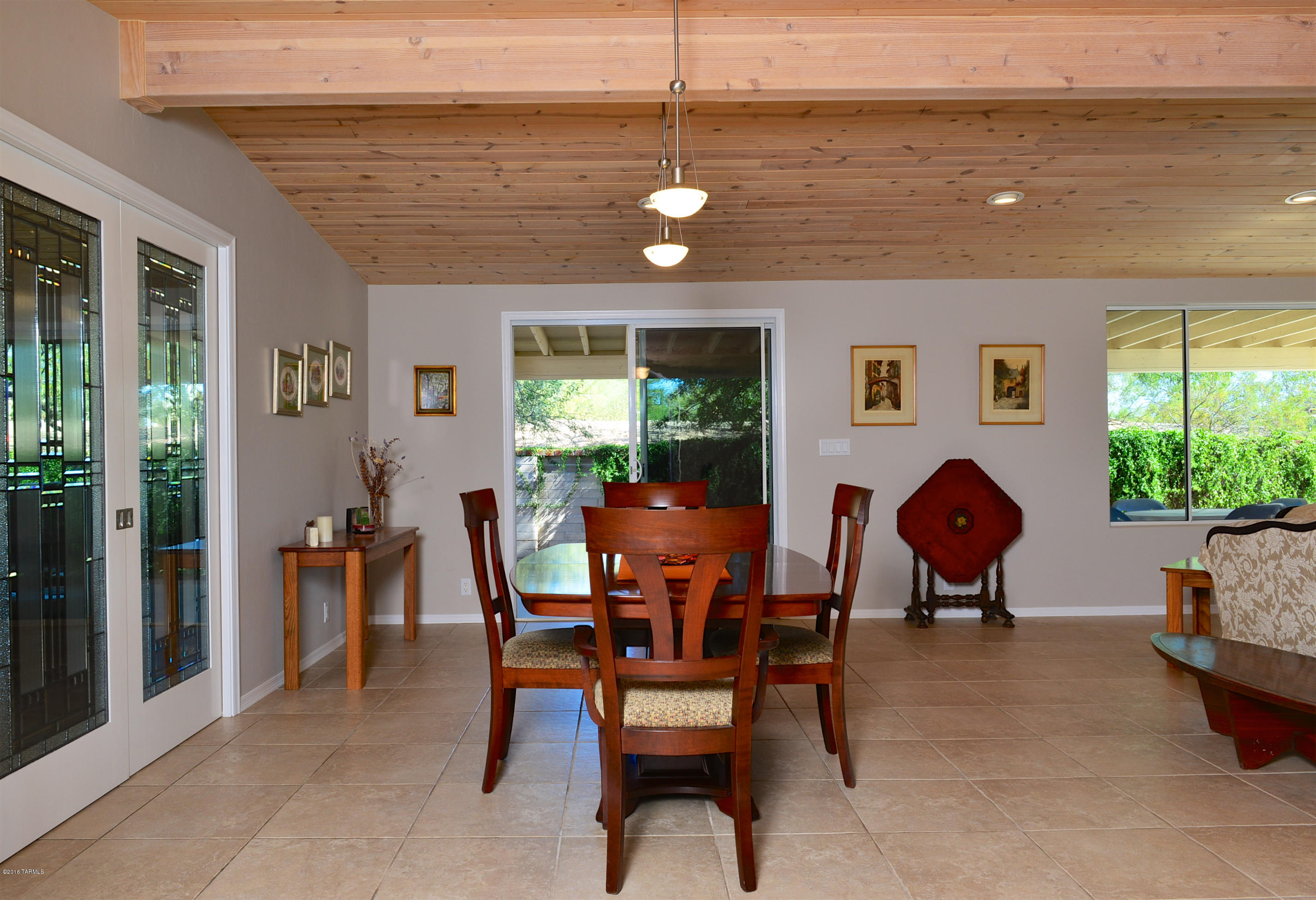 901 W Las Palmas Drive