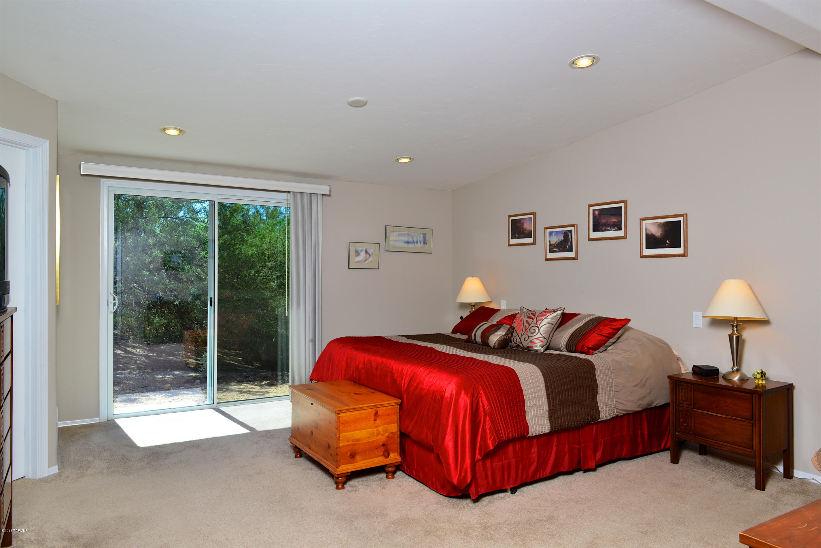 901 W Las Palmas Drive