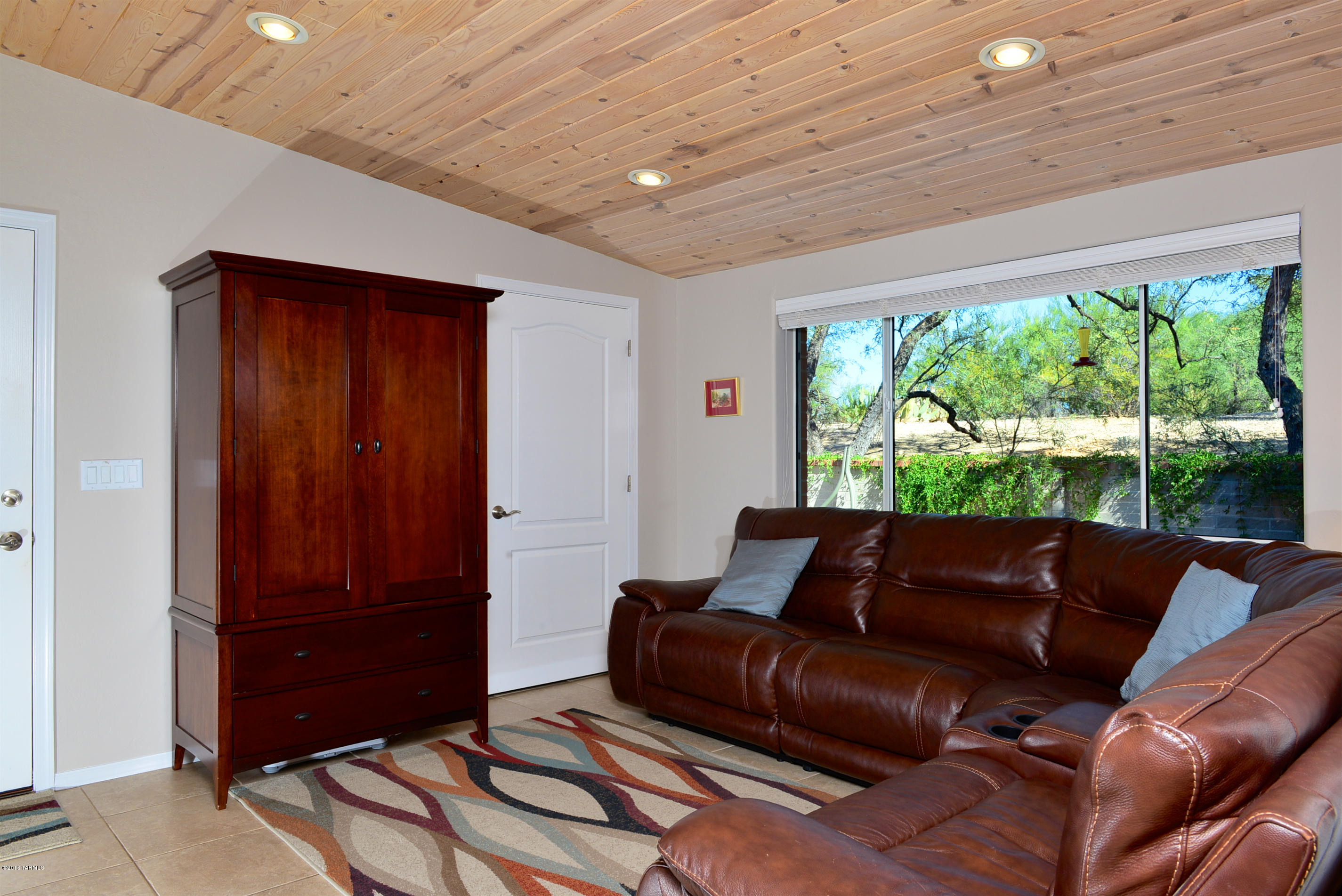 901 W Las Palmas Drive