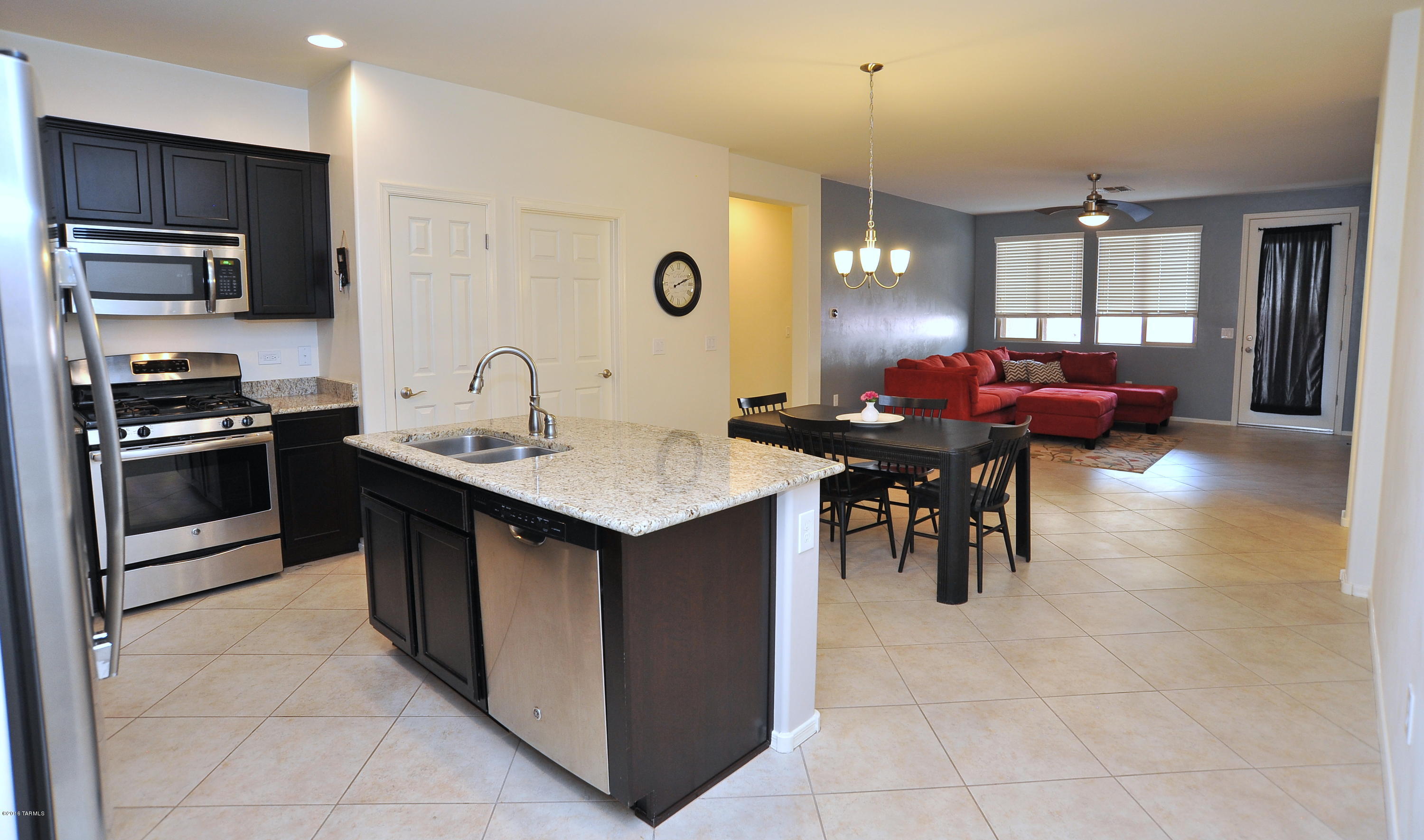 39033 S Running Roses Lane