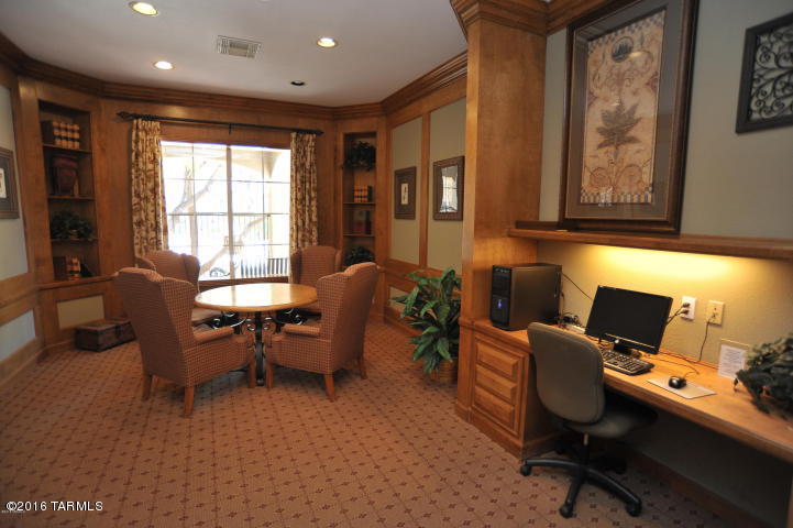 1500 E Pusch Wilderness Drive Unit: 16206