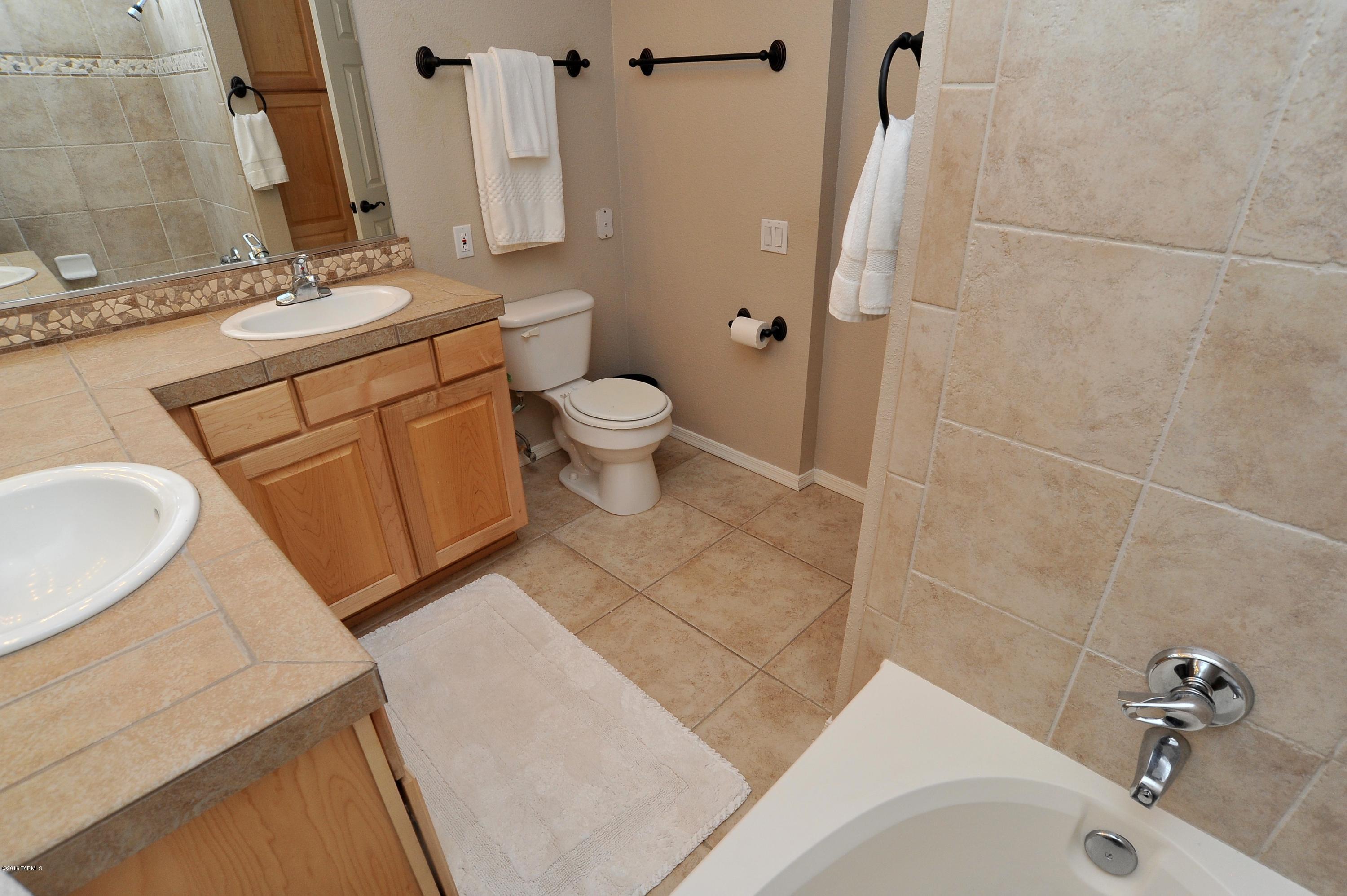 1500 E Pusch Wilderness Drive Unit: 16206